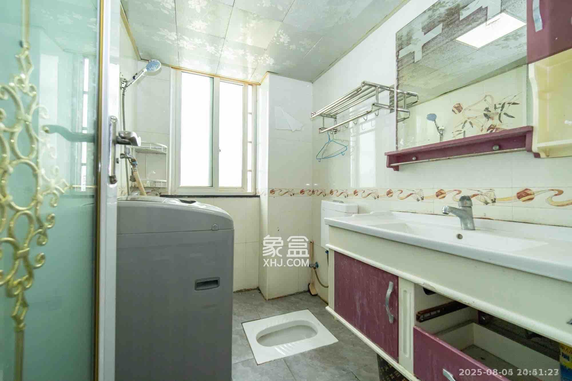 香槟小镇(香槟花苑) 3室2厅1卫 2800.0元/月 香槟小镇(香槟花苑) 3室2厅1卫 2800.0元/月室内图