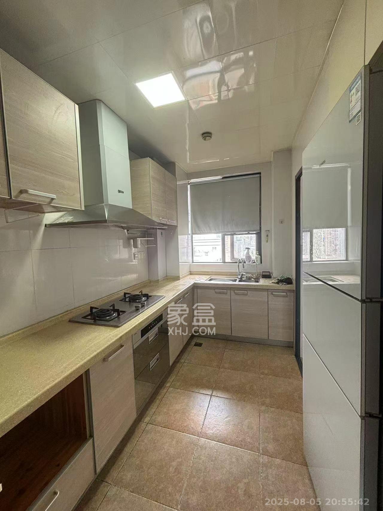 湘域中央  3室2厅2卫    5000.0元/月室内图