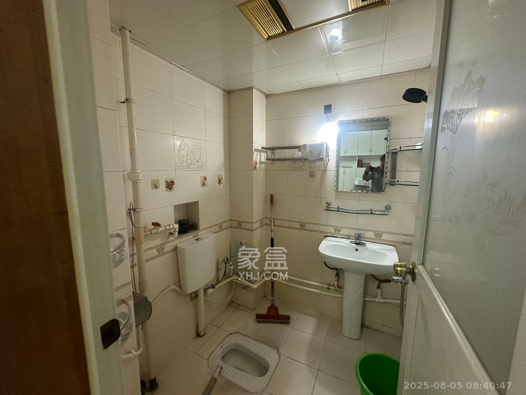 金帆江滨玫瑰园  1室1厅1卫    1450.0元/月 金帆江滨玫瑰园  1室1厅1卫    1450.0元/月室内图