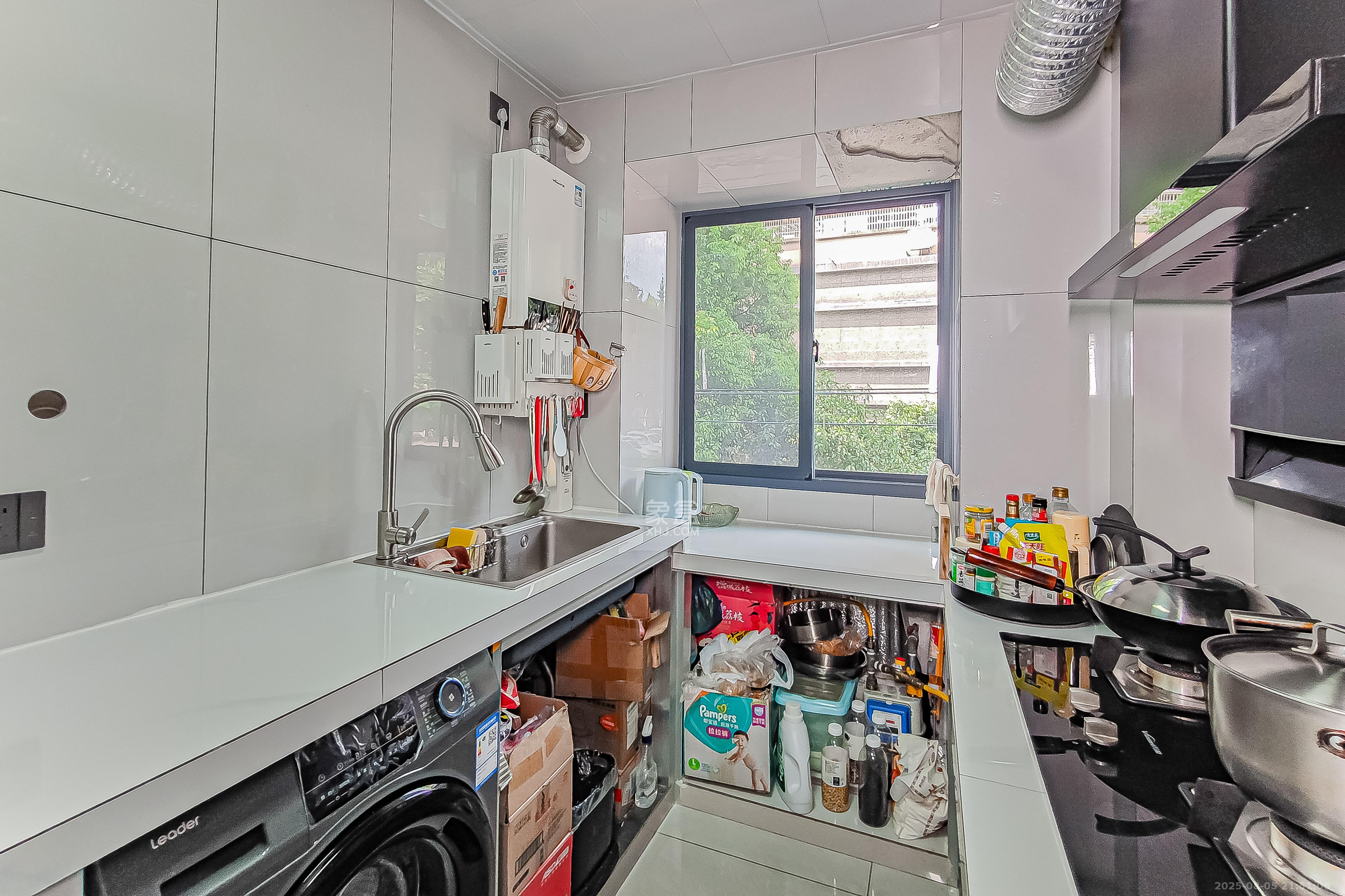 红旗区机械研究所宿舍  2室1厅1卫    52.0万 红旗区机械研究所宿舍  2室1厅1卫    52.0万厨房