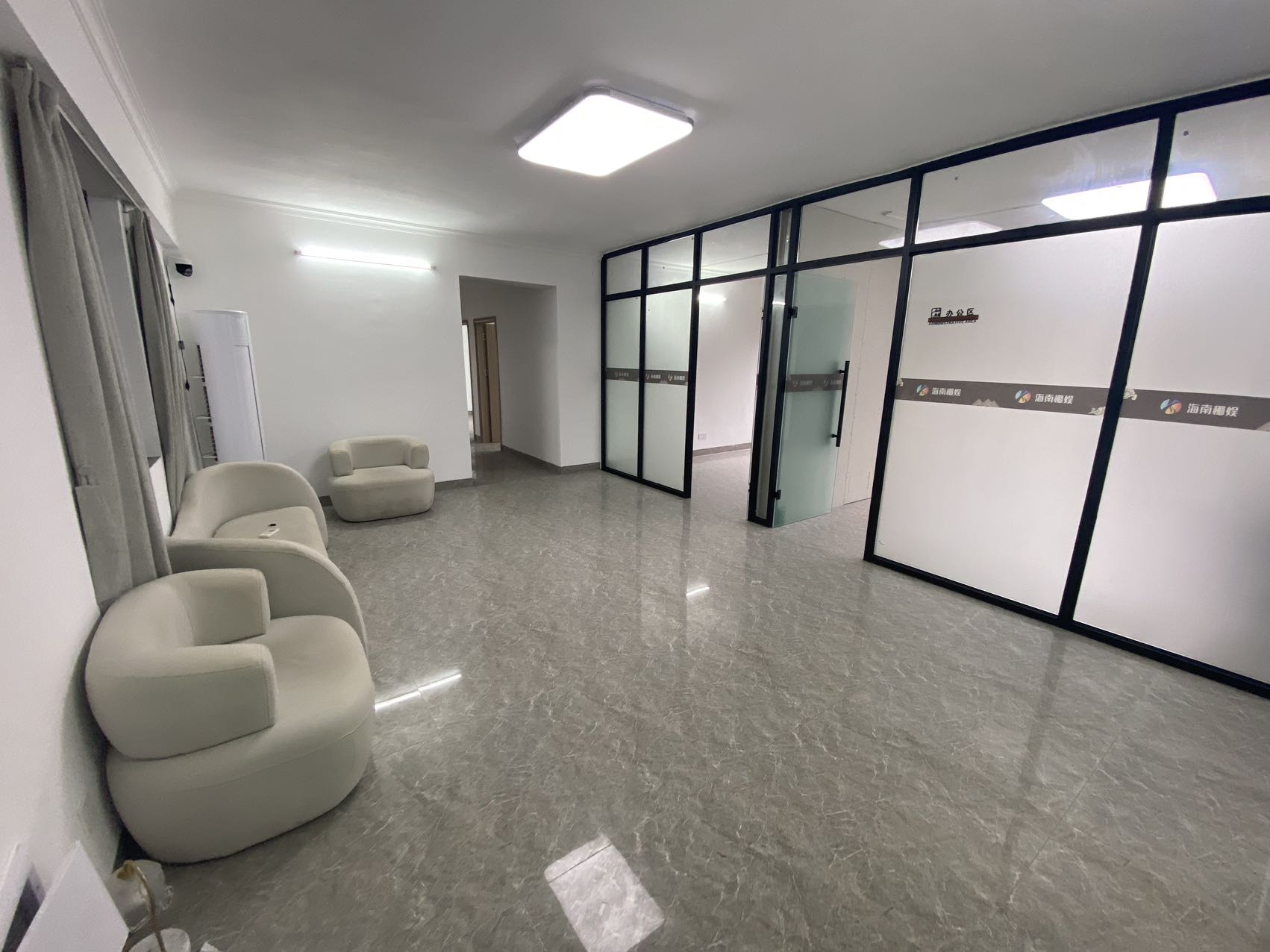 中房高级公寓 4室2厅1卫 4500.0元/月 中房高级公寓 4室2厅1卫 4500.0元/月户型图