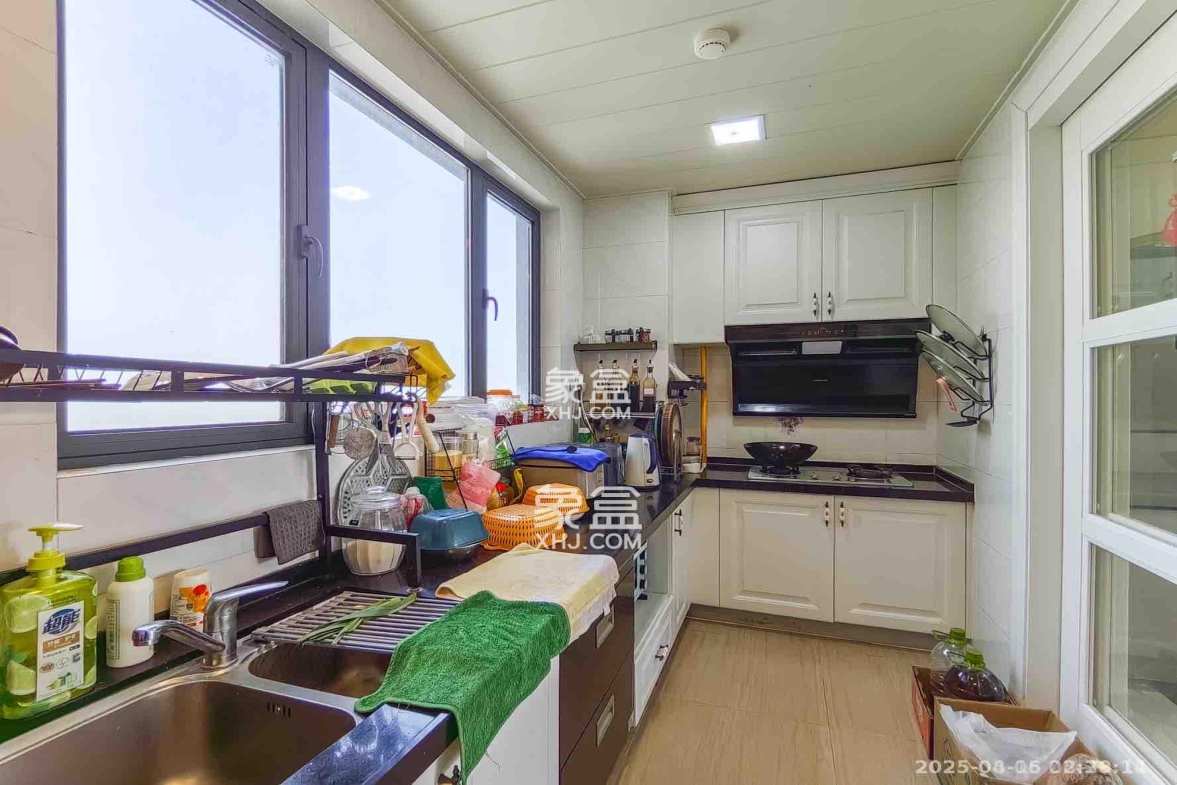 碧桂园威尼斯城  4室2厅2卫    2500.0元/月 碧桂园威尼斯城  4室2厅2卫    2500.0元/月室内图