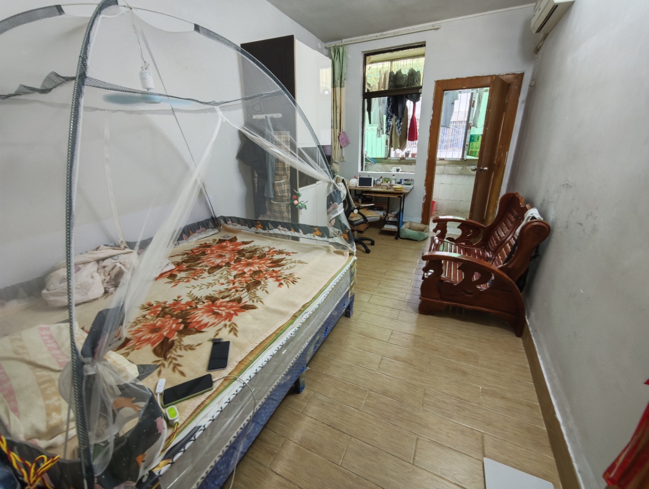 琼山区政府大院 3室2厅1卫 1500.0元/月 琼山区政府大院 3室2厅1卫 1500.0元/月室内图