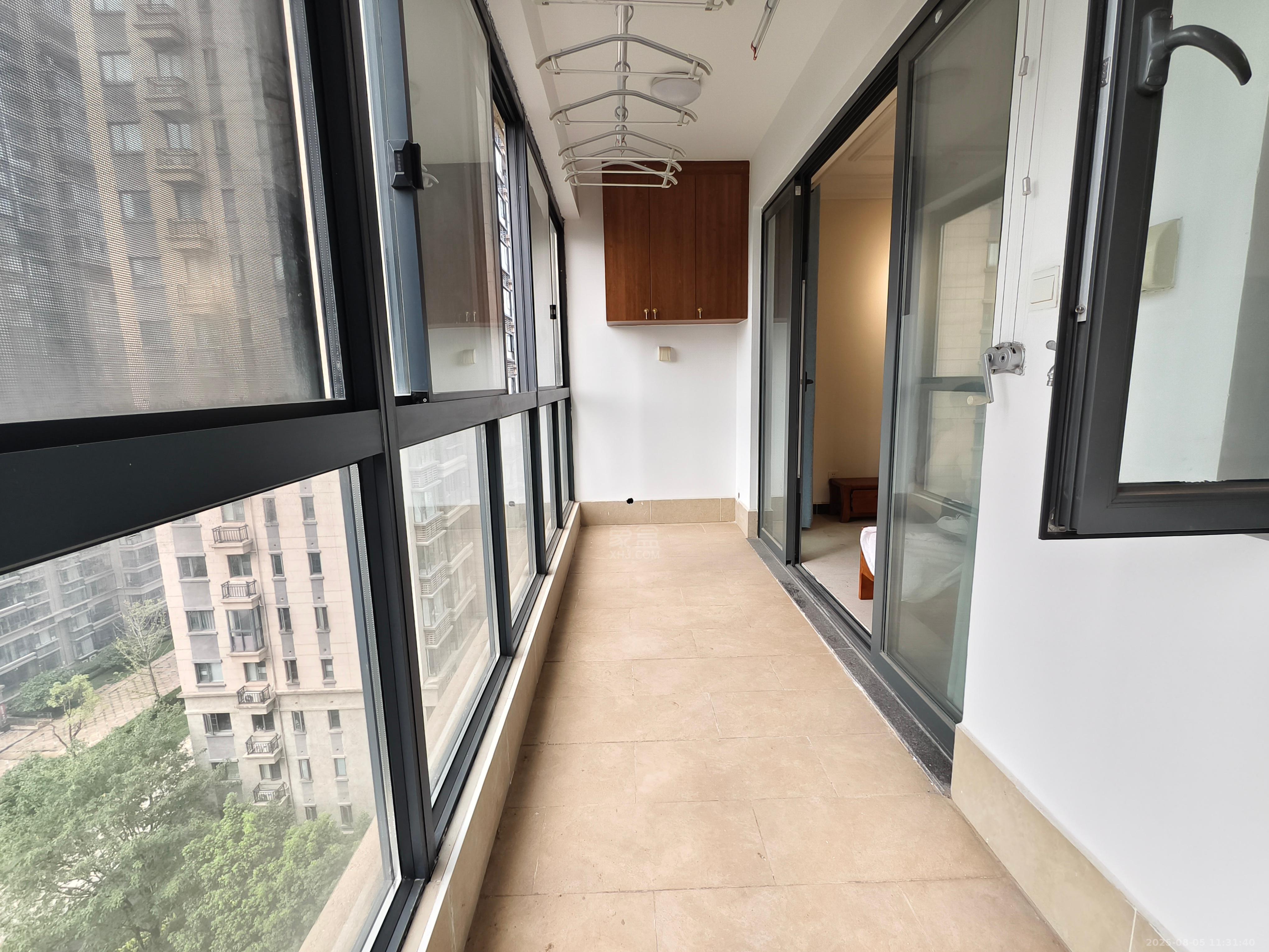 恒大华府  3室2厅2卫    2400.0元/月