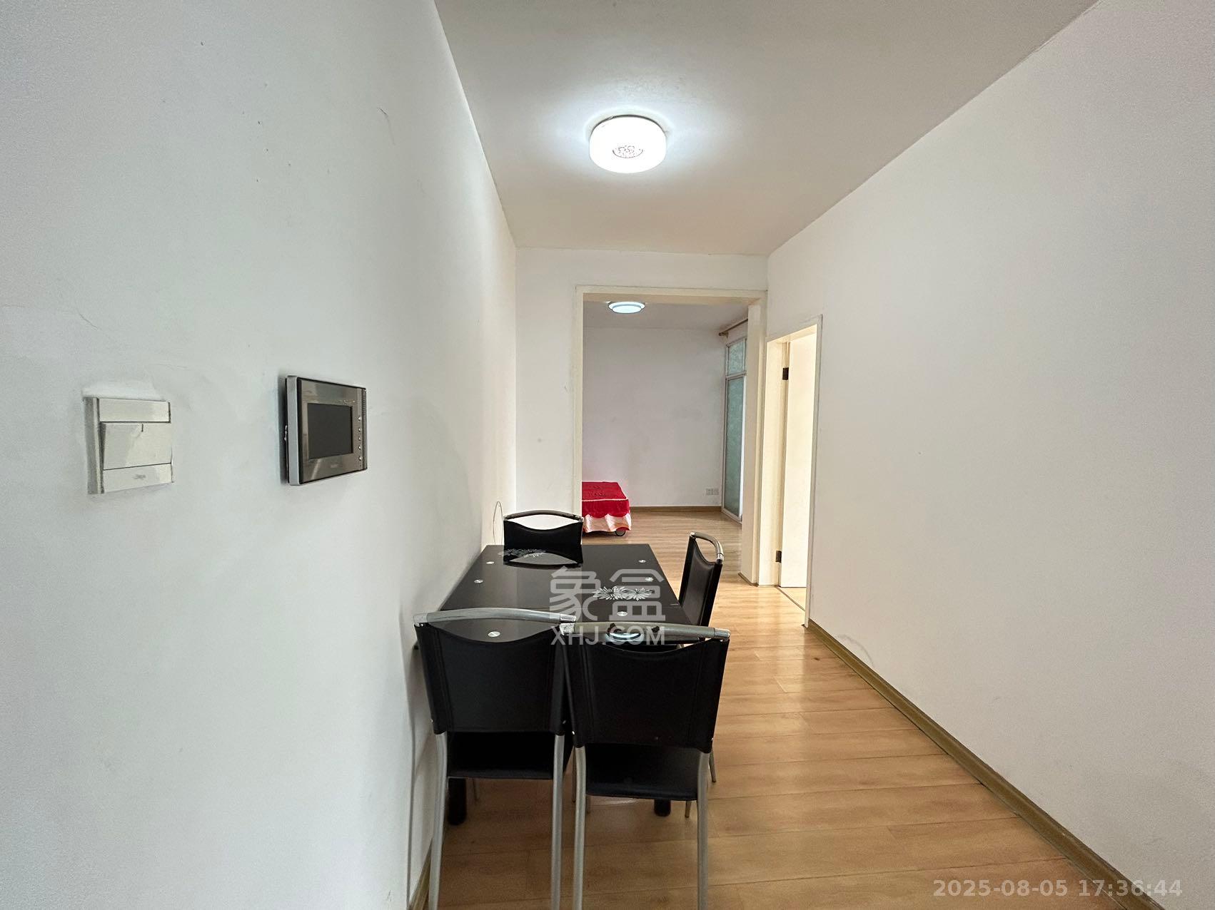 中信城市广场(中信新城一期)  2室1厅1卫    1600.0元/月 中信城市广场(中信新城一期)  2室1厅1卫    1600.0元/月室内图