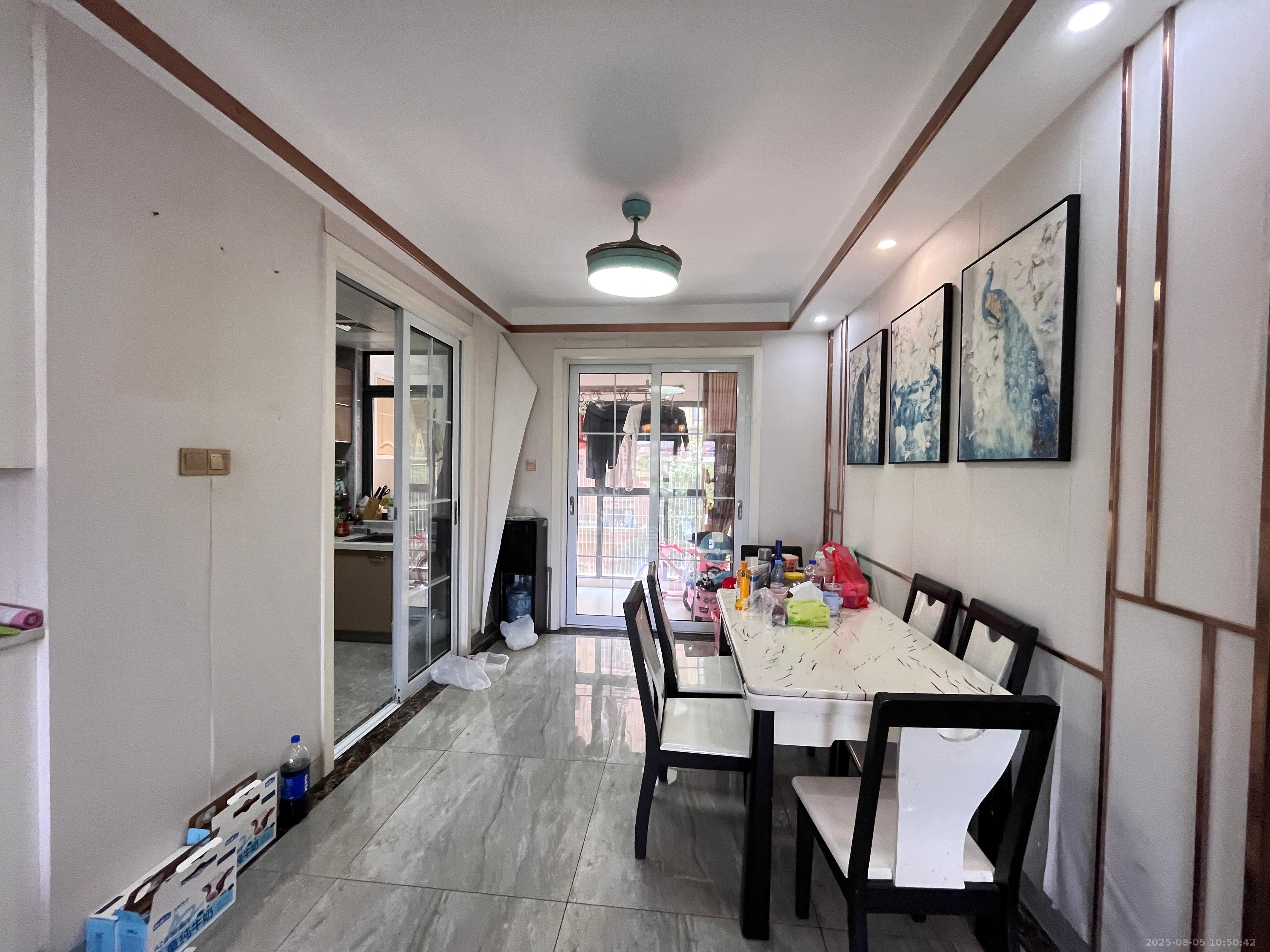 提香蓝岸  3室2厅2卫    2100.0元/月室内图