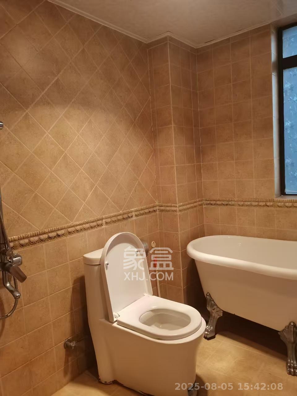好望谷  3室2厅2卫   1900.00元/月室内图