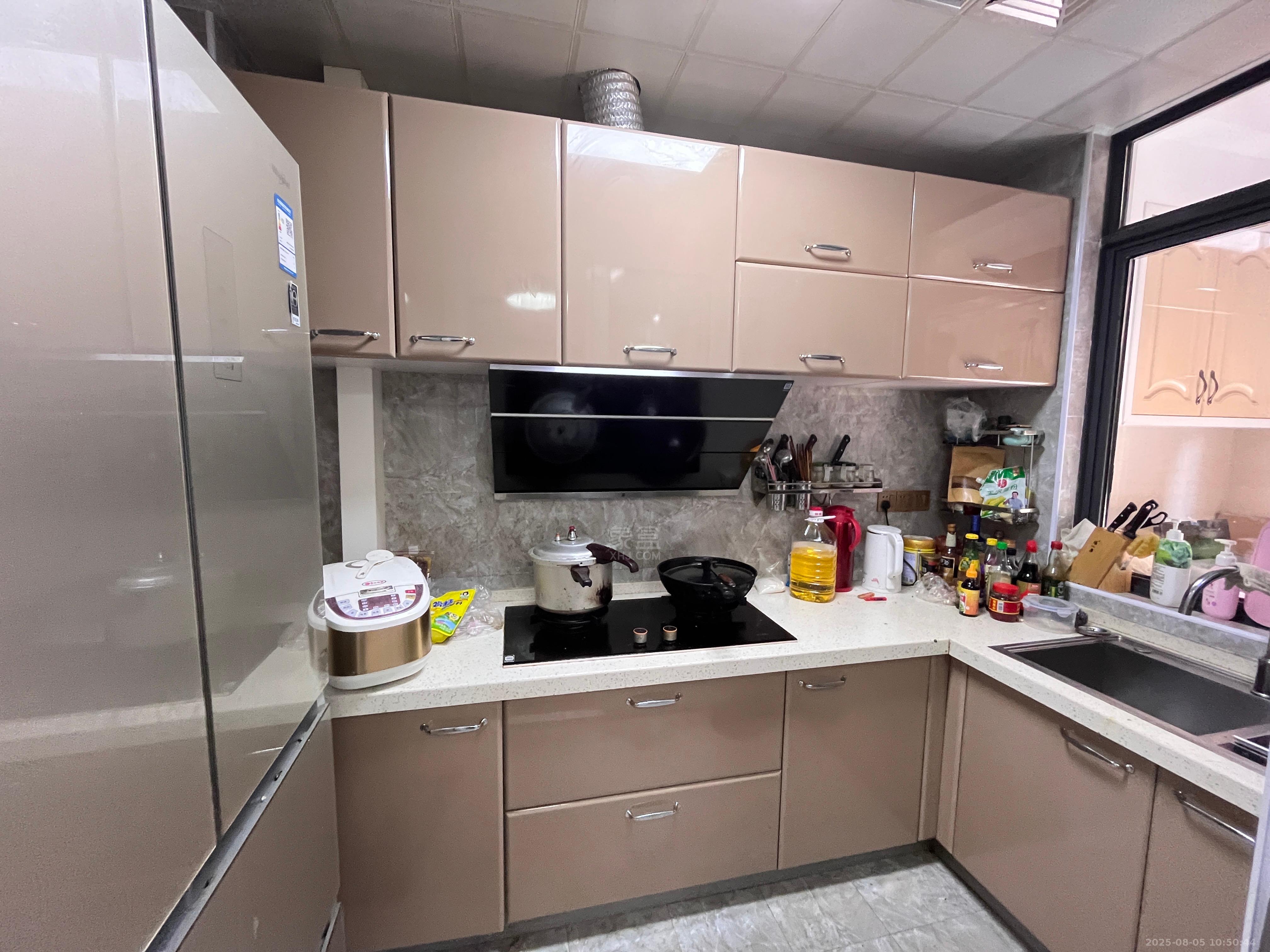 提香蓝岸  3室2厅2卫    2100.0元/月室内图