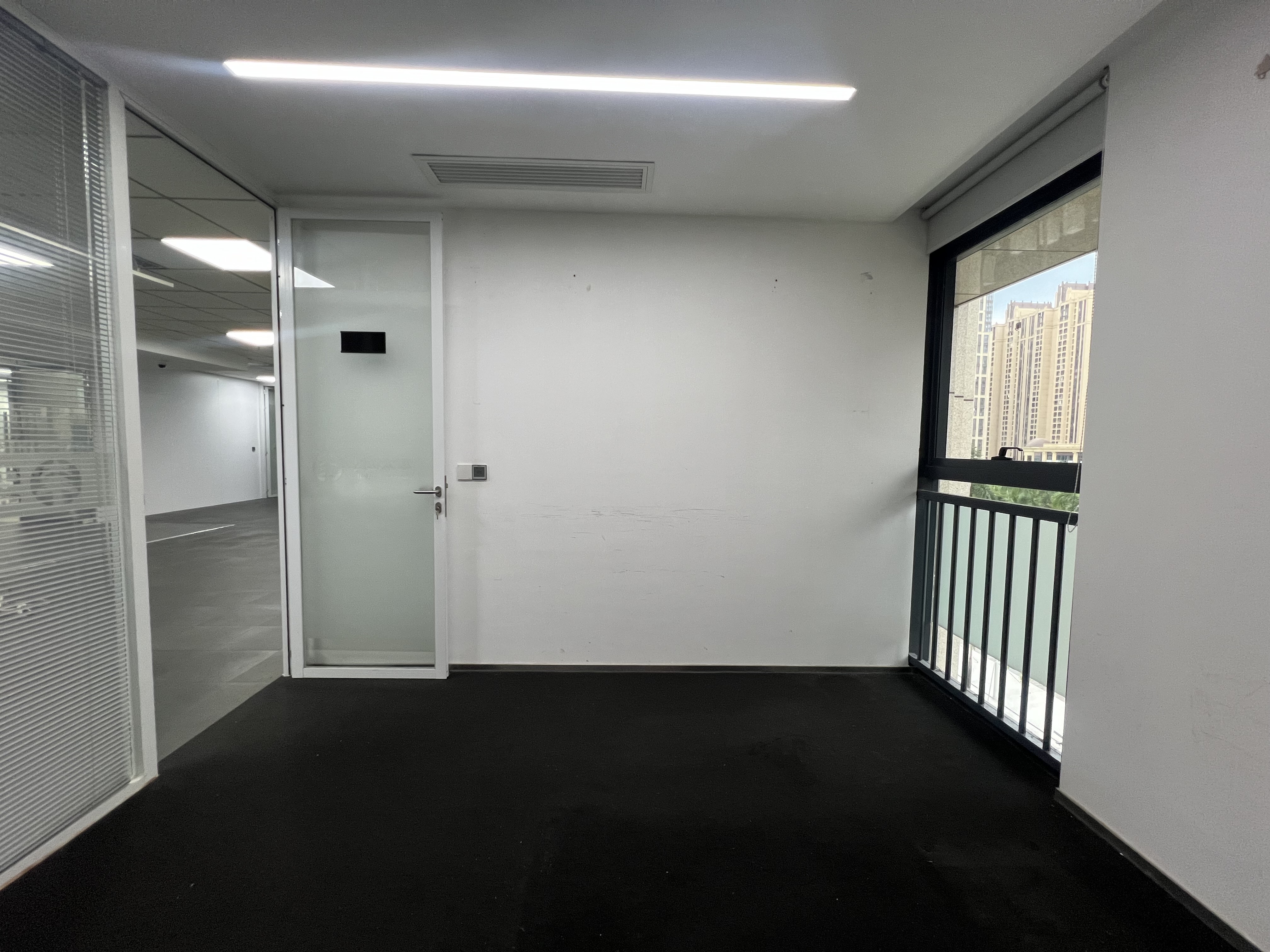 互联网金融大厦 1室1厅1卫 22453.0元/月 互联网金融大厦 1室1厅1卫 22453.0元/月室内图