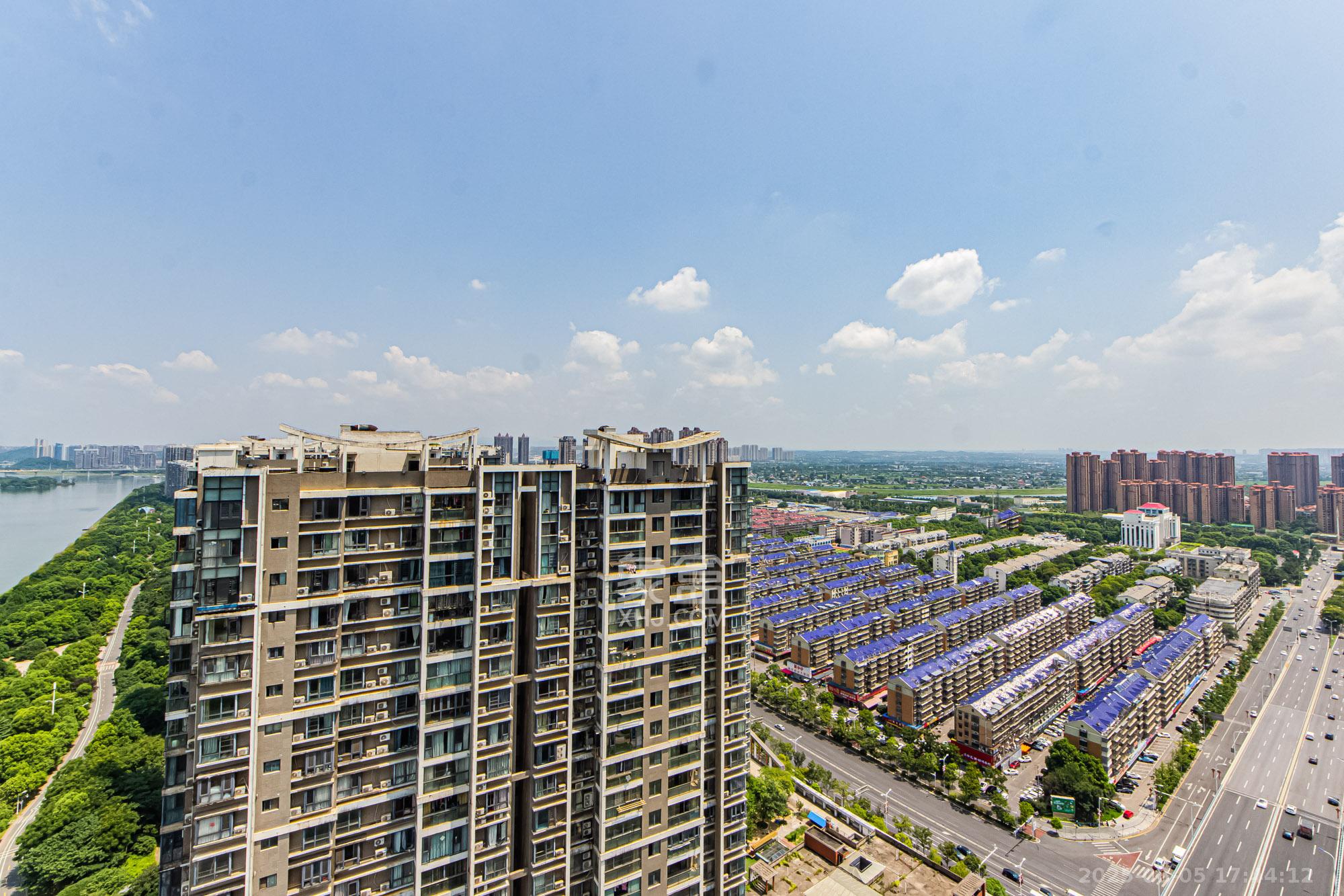 湘江世纪城富湾国际 4室2厅3卫 380.00万 湘江世纪城富湾国际 4室2厅3卫 380.00万其他