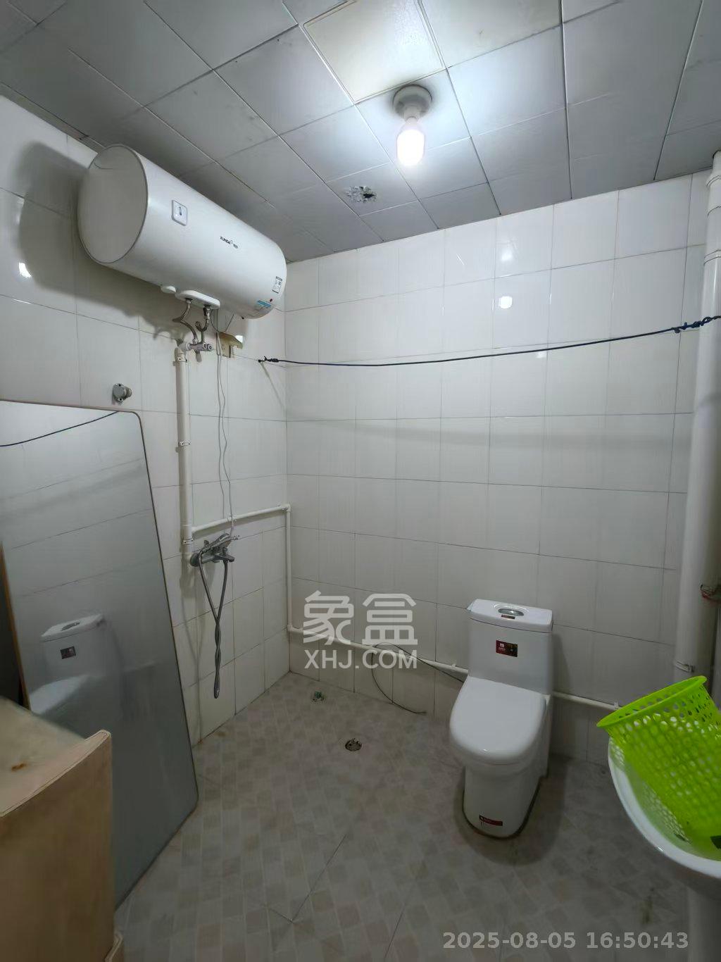 高升小区  3室2厅2卫   2200.00元/月室内图