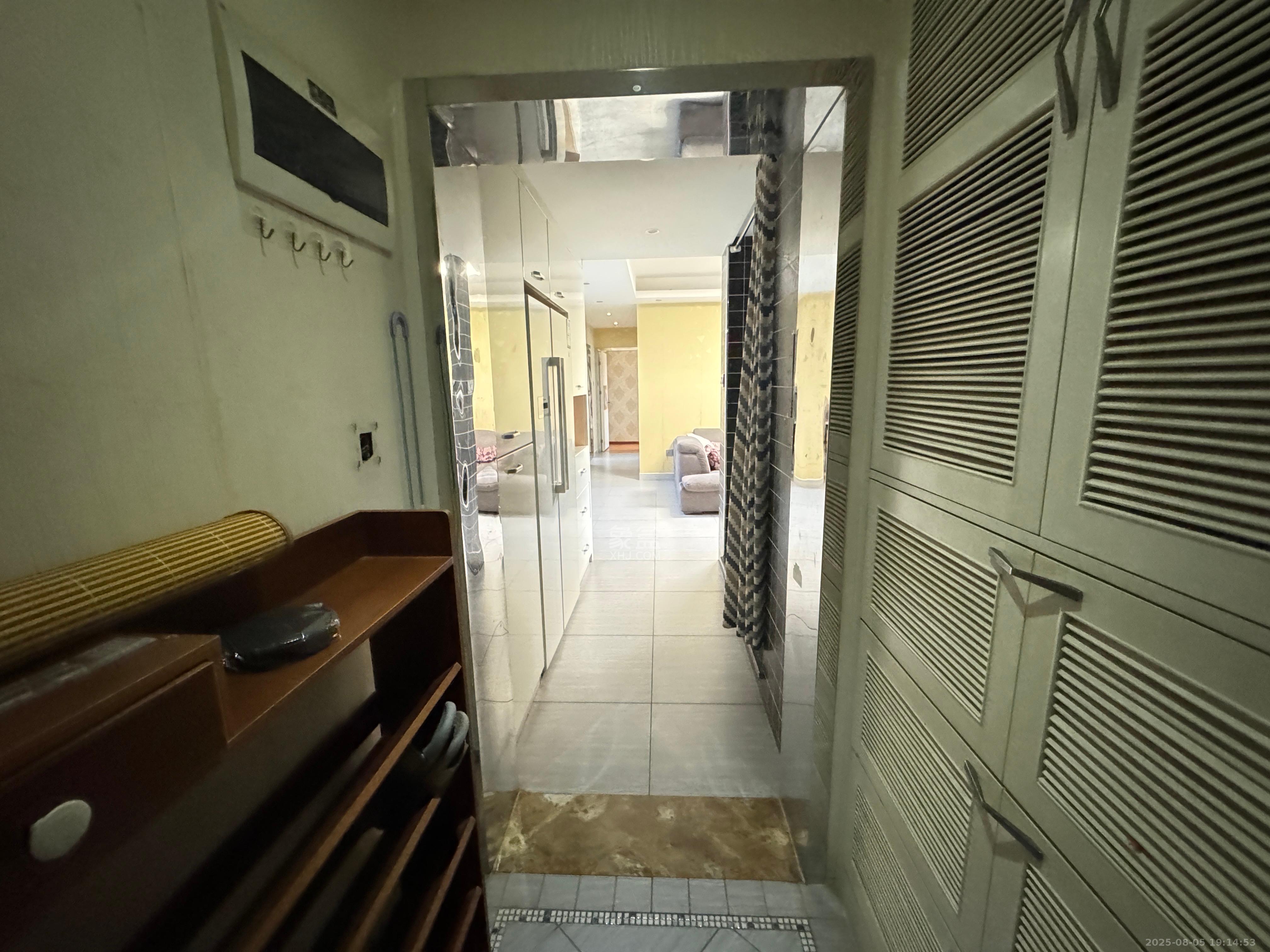 都市兰亭 1室2厅1卫 2300.0元/月 都市兰亭 1室2厅1卫 2300.0元/月室内图