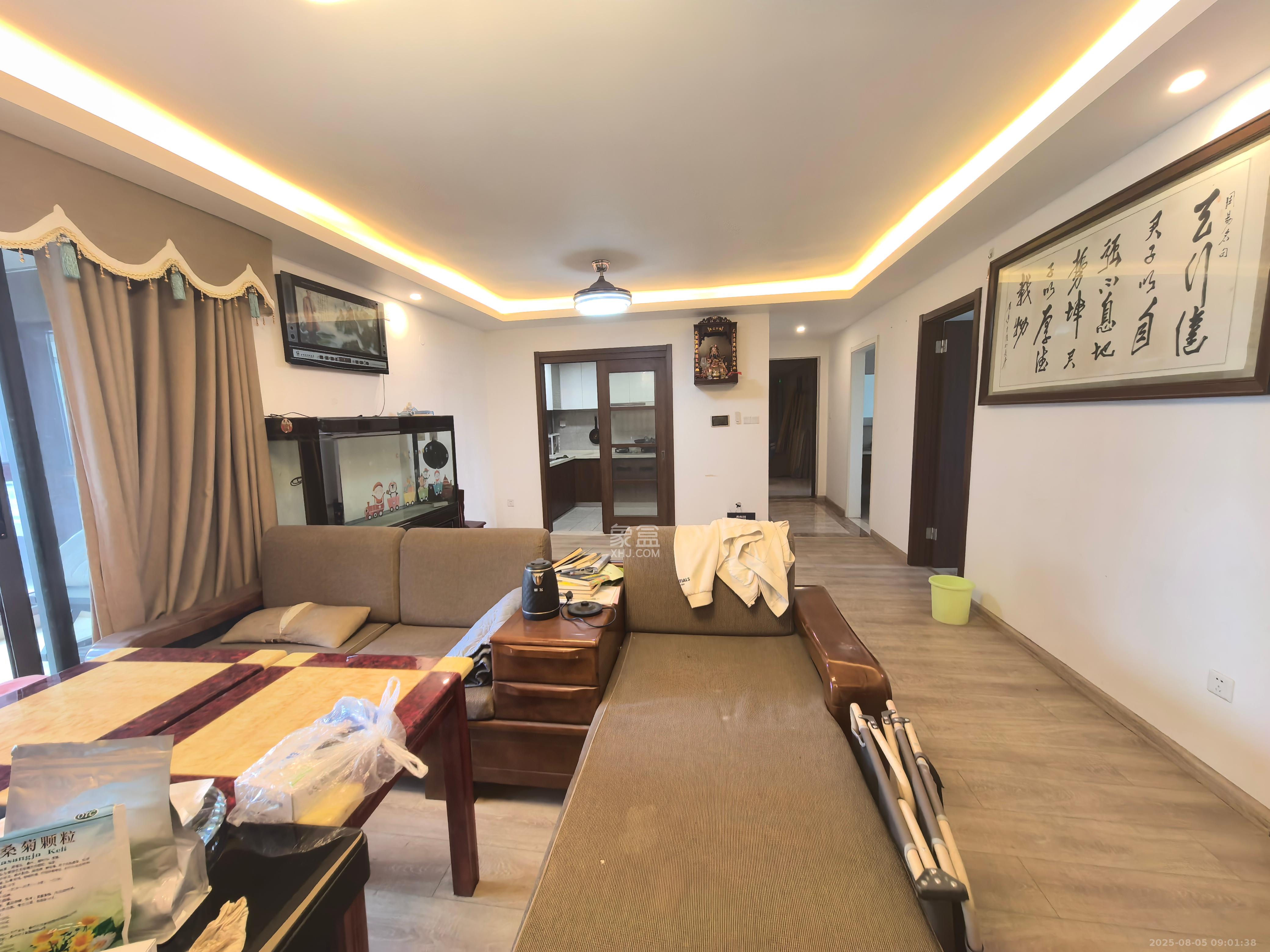 汇金城/嘉华城（二期、三期）  4室2厅2卫    2800.0元/月室内图