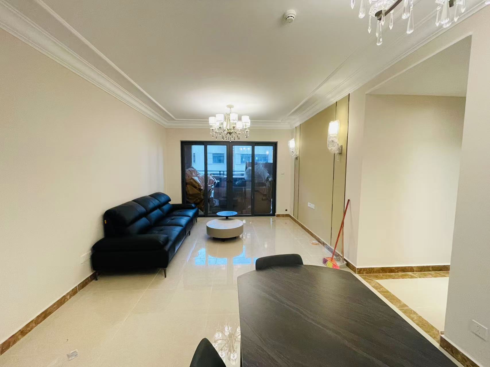 恒大美丽沙天韵湾 3室2厅2卫 3500.0元/月 恒大美丽沙天韵湾 3室2厅2卫 3500.0元/月室内图