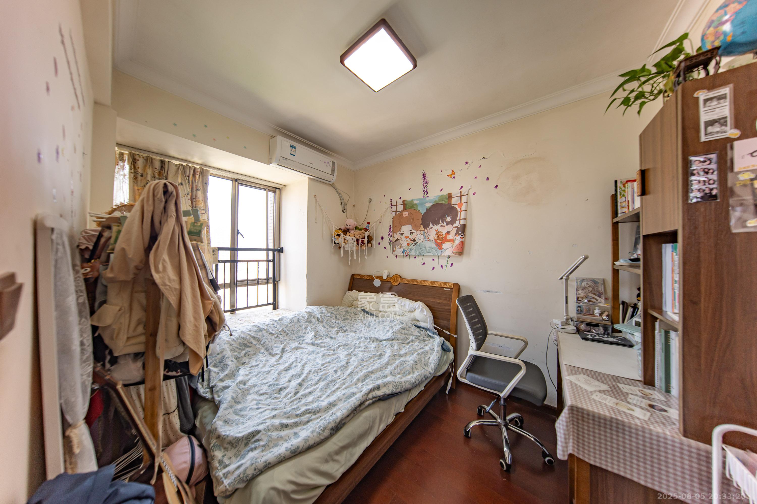 江山帝景雅典  3室2厅2卫    108.0万卧室