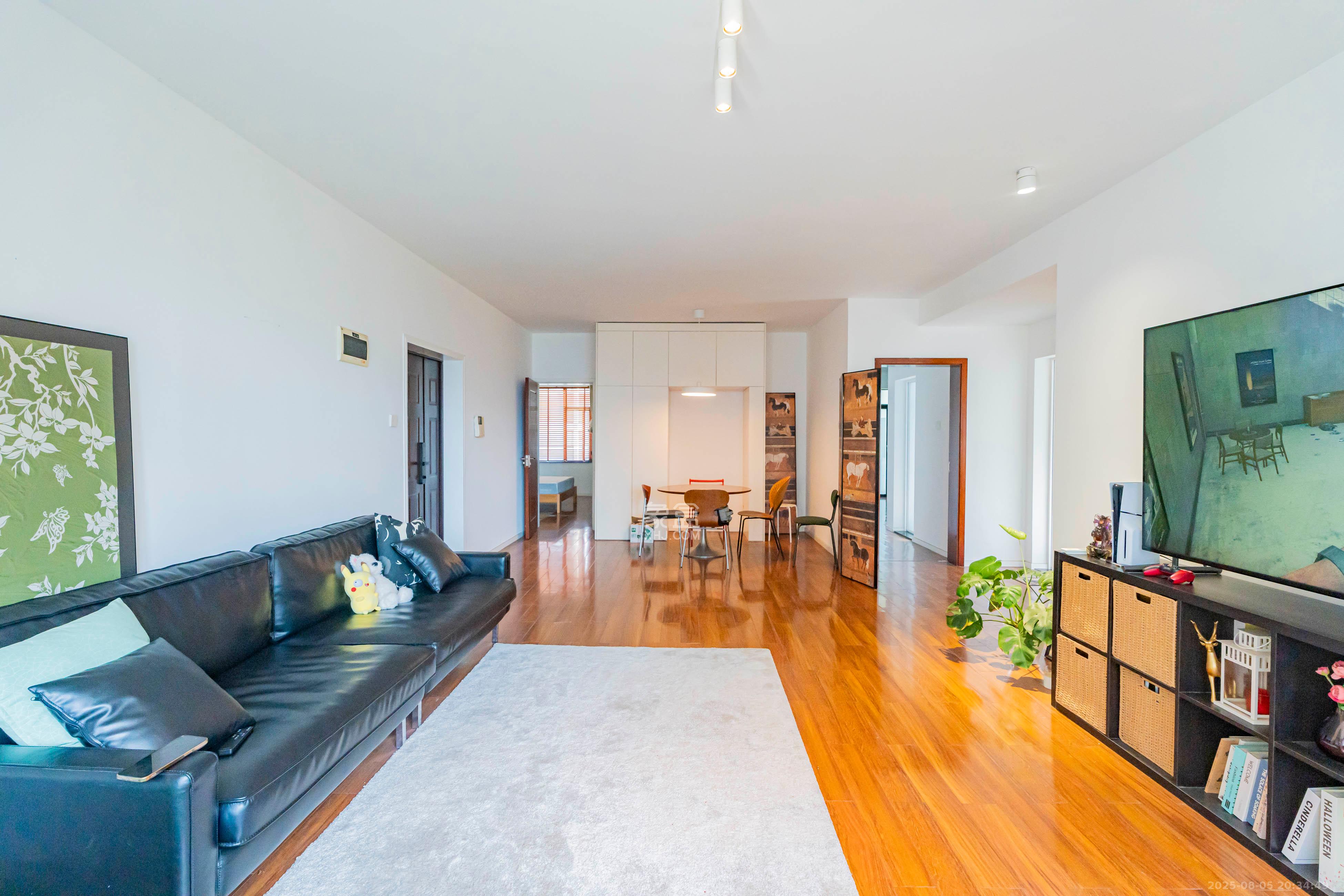 香樟雅郡  4室2厅2卫    125.0万 香樟雅郡  4室2厅2卫    125.0万客厅