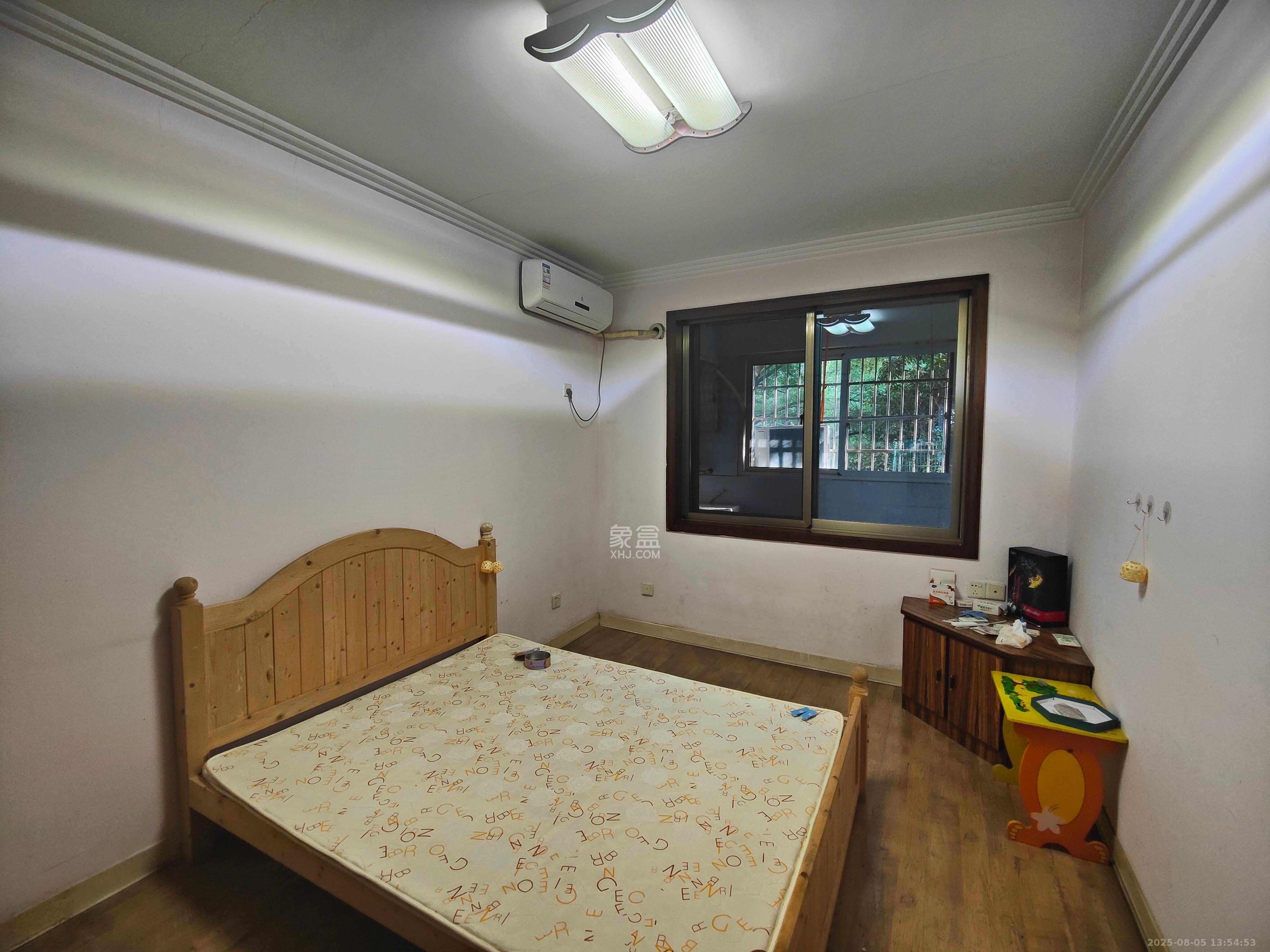 东南明苑  3室2厅2卫   2500.00元/月室内图