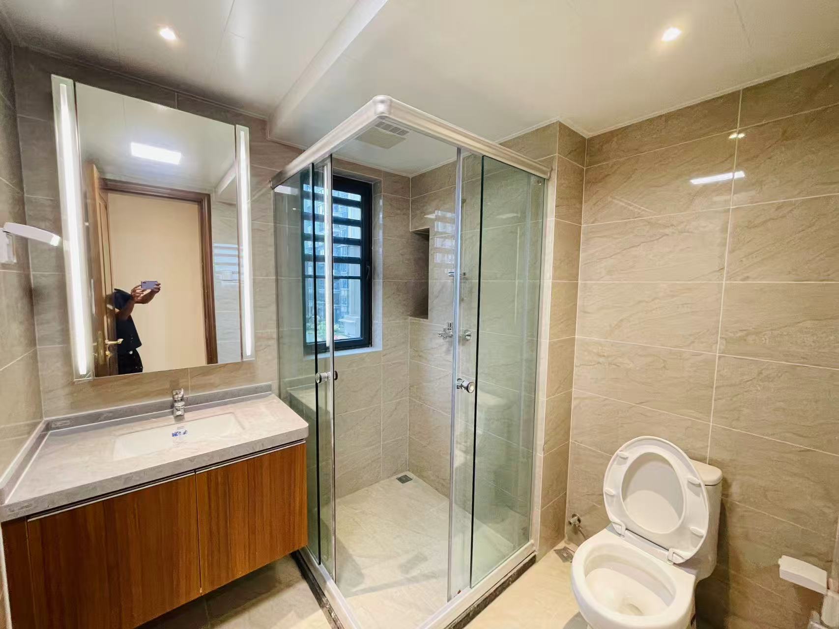 恒大美丽沙天韵湾 3室2厅2卫 3500.0元/月 恒大美丽沙天韵湾 3室2厅2卫 3500.0元/月室内图