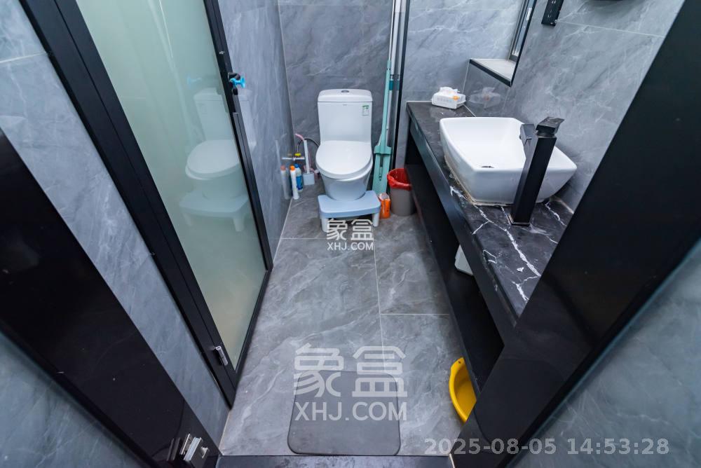 弘坤云寓  2室1厅1卫   2000.00元/月室内图