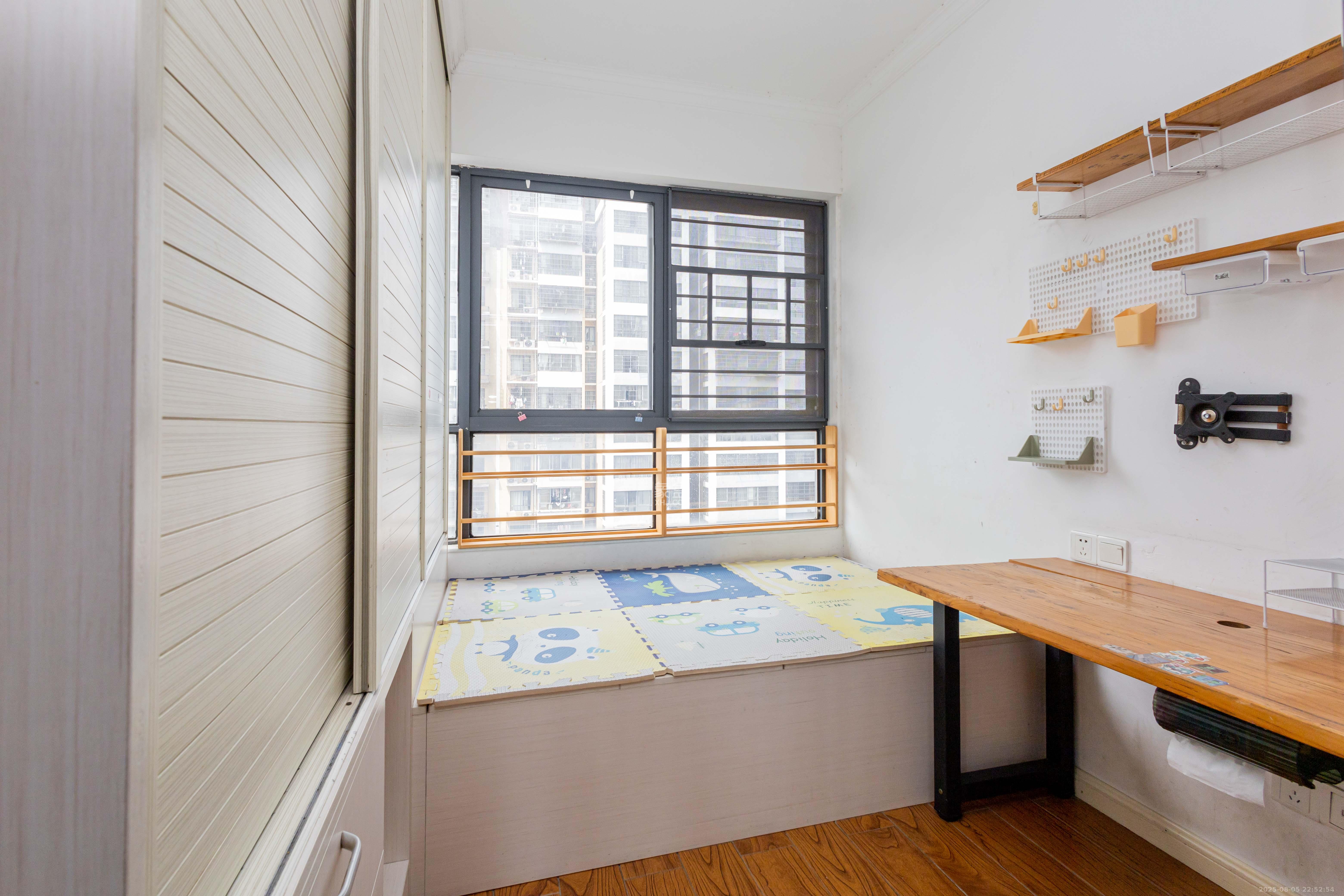 中国铁建国际城二期  3室2厅1卫    52.0万卧室