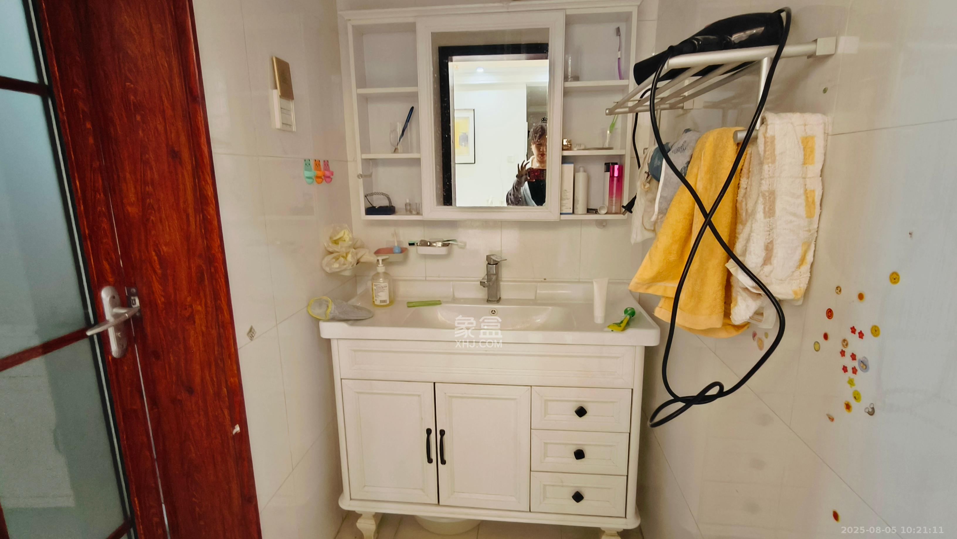 美林水郡 4室2厅2卫 3600.0元/月 美林水郡 4室2厅2卫 3600.0元/月室内图