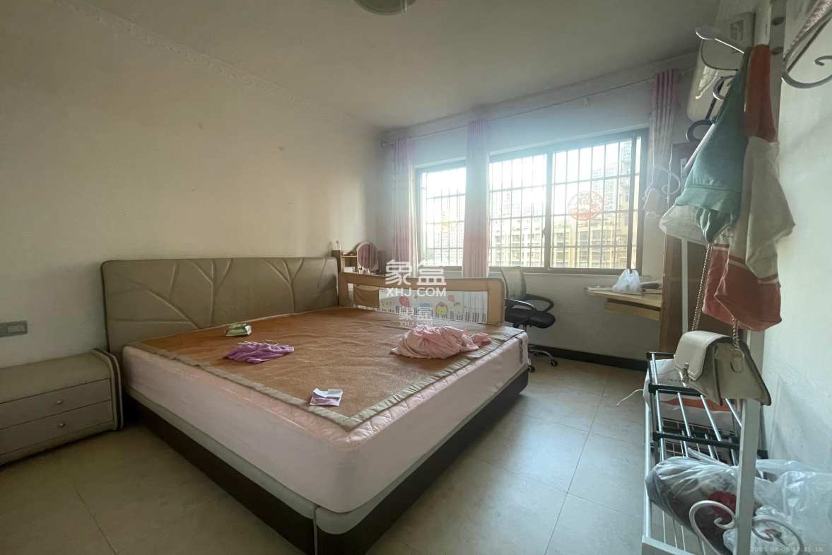 四季星城 3室2厅2卫 1800.0元/月 四季星城 3室2厅2卫 1800.0元/月室内图