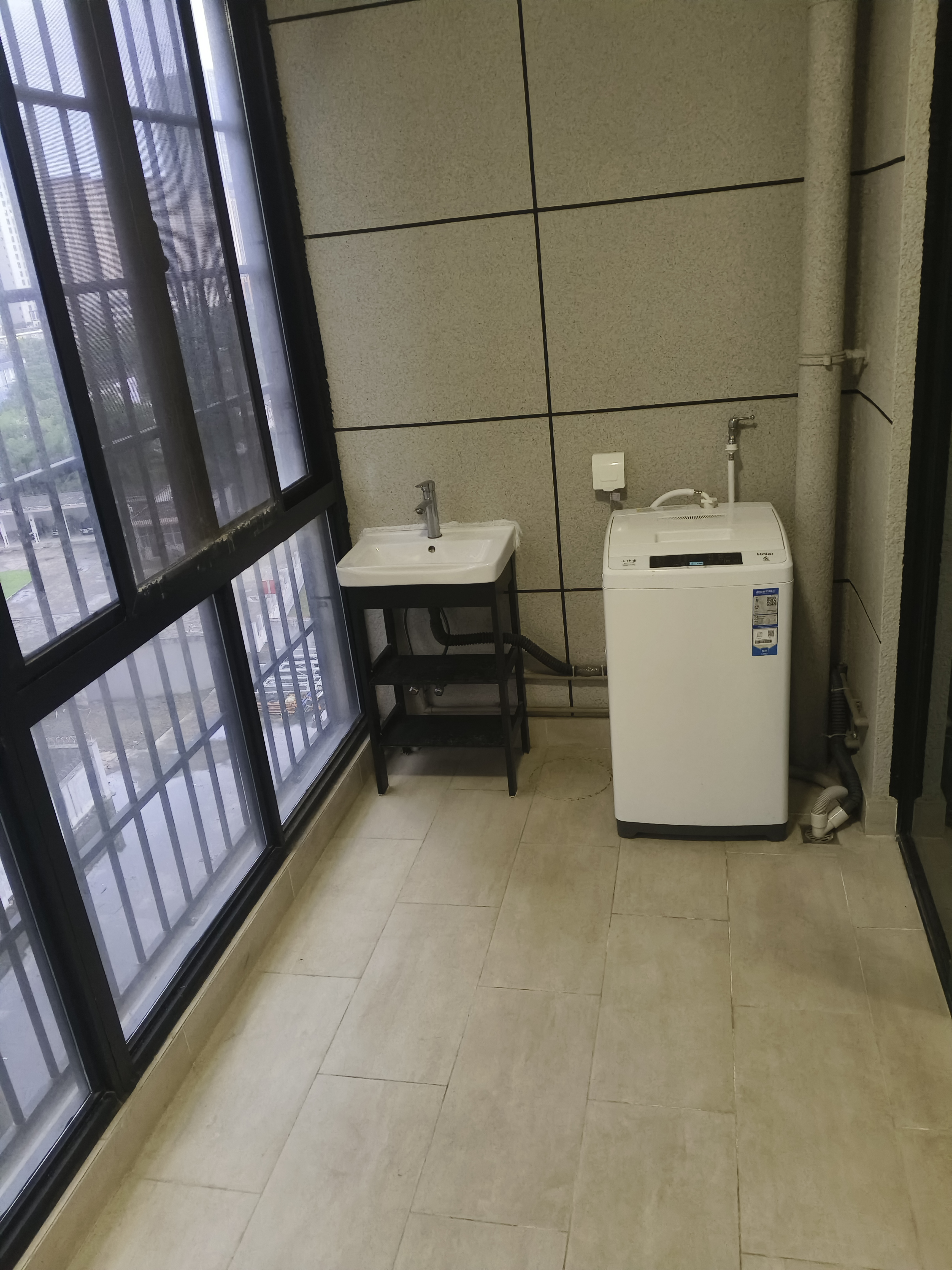 和谐家园(锦和广场)  1室1厅1卫    1800.0元/月 和谐家园(锦和广场)  1室1厅1卫    1800.0元/月室内图