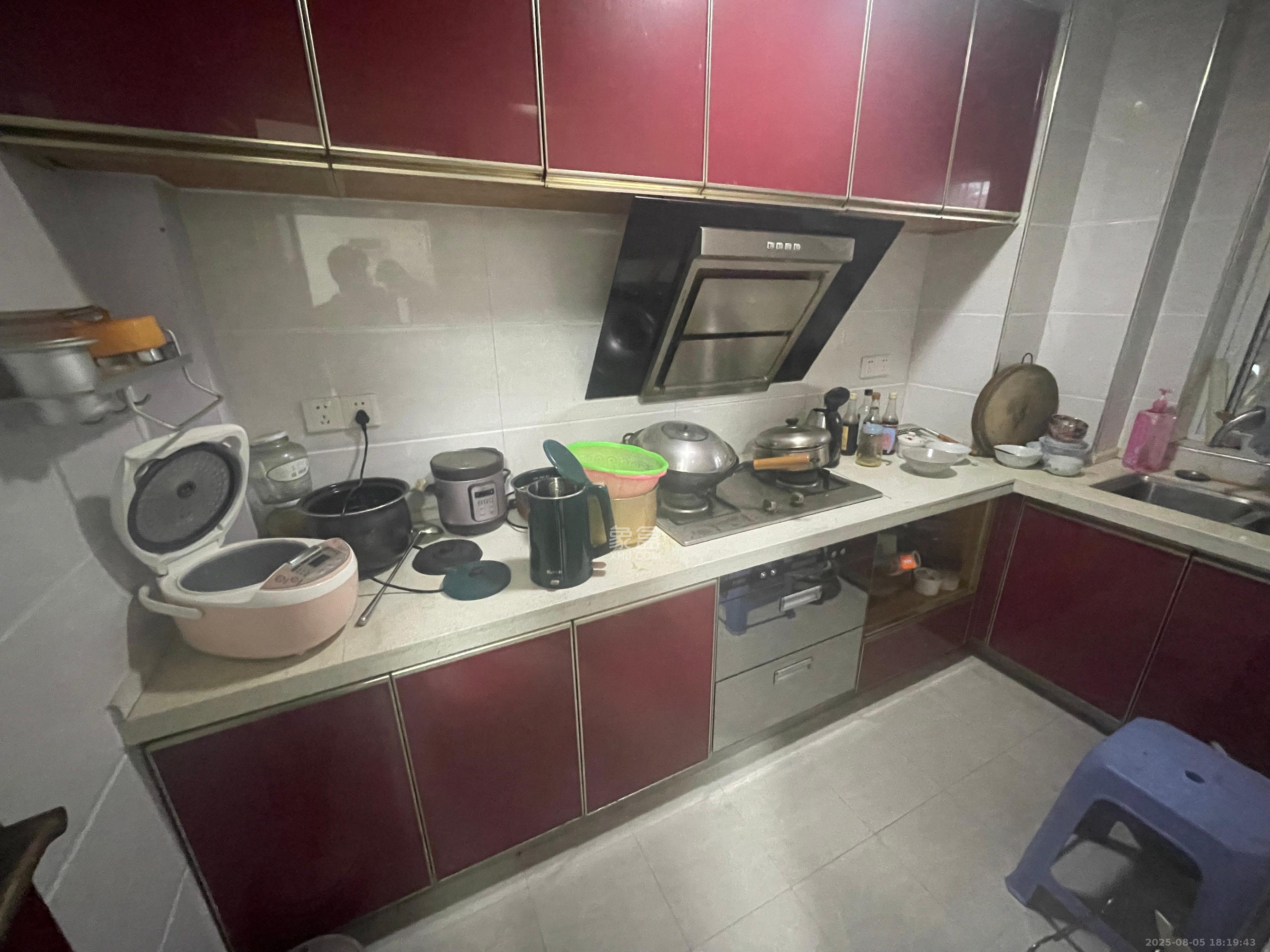 星城荣域 3室2厅2卫 3000.0元/月 星城荣域 3室2厅2卫 3000.0元/月室内图