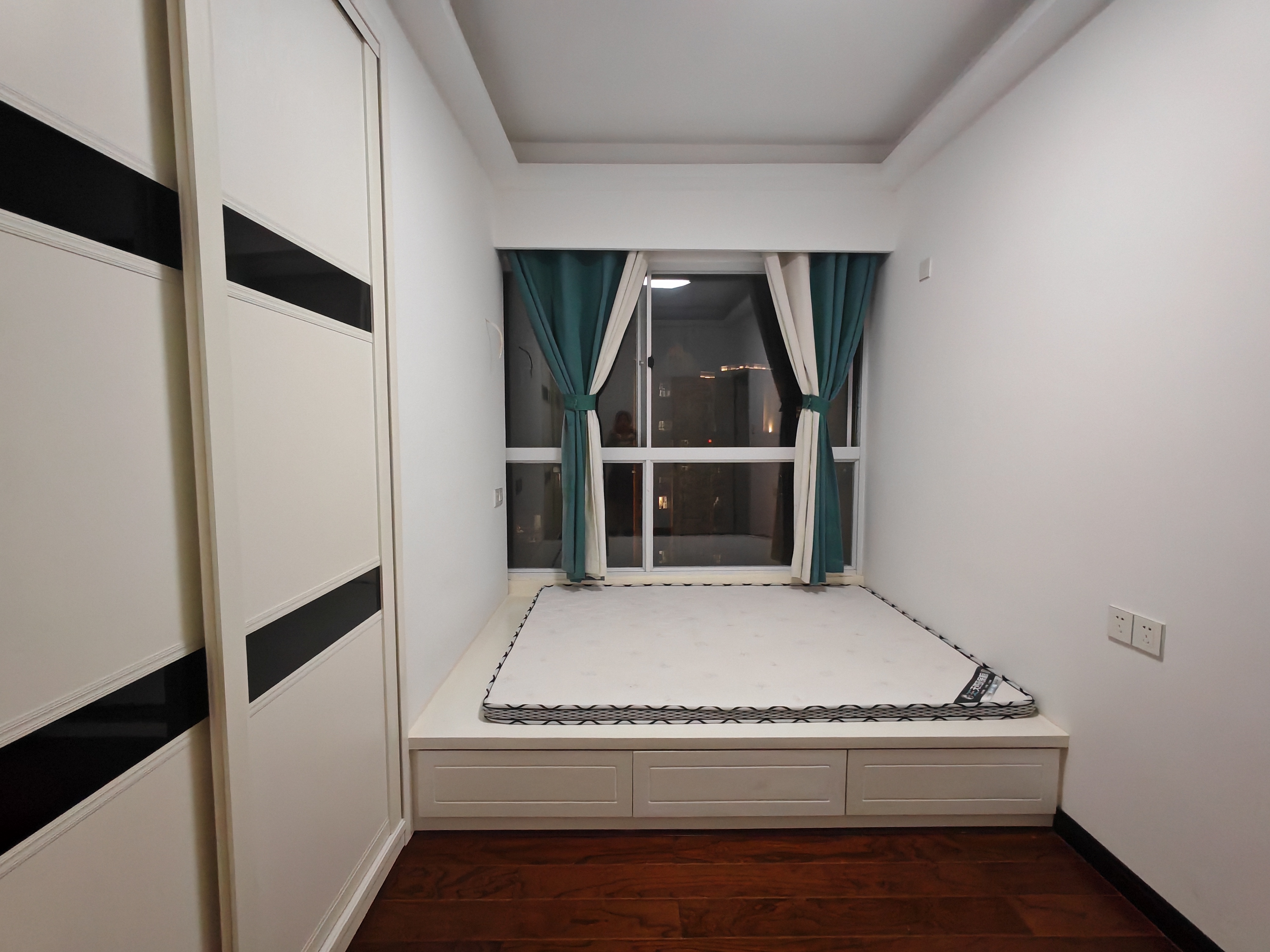 中天鹭鸶湾一期 3室2厅1卫 2200.0元/月 中天鹭鸶湾一期 3室2厅1卫 2200.0元/月室内图