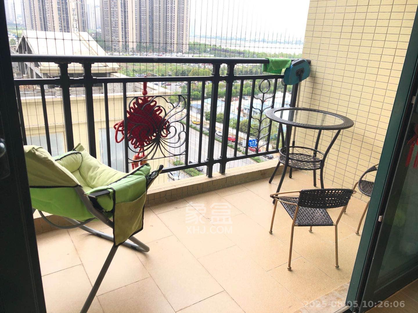 恒大翡翠华庭 1室0厅1卫 1500.0元/月 恒大翡翠华庭 1室0厅1卫 1500.0元/月室内图