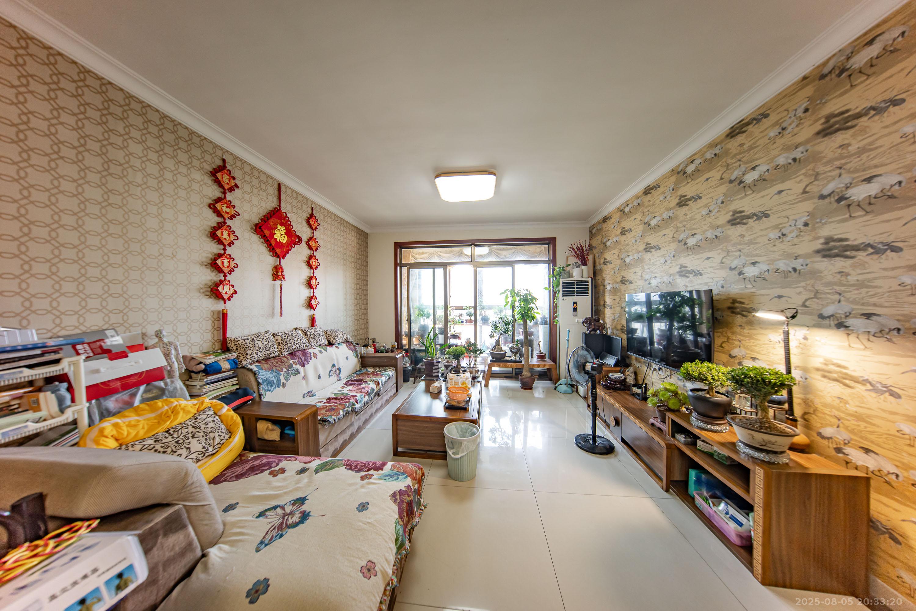 江山帝景雅典  3室2厅2卫    108.0万客厅