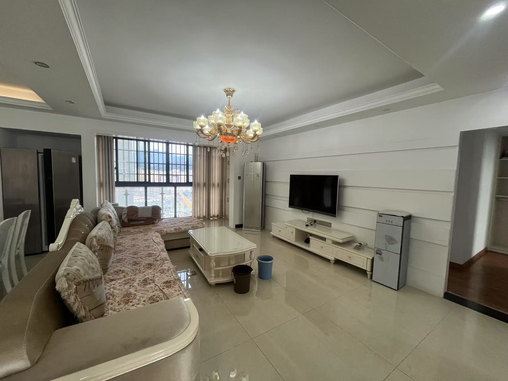 华天城小区 3室2厅2卫 2700.0元/月 华天城小区 3室2厅2卫 2700.0元/月室内图