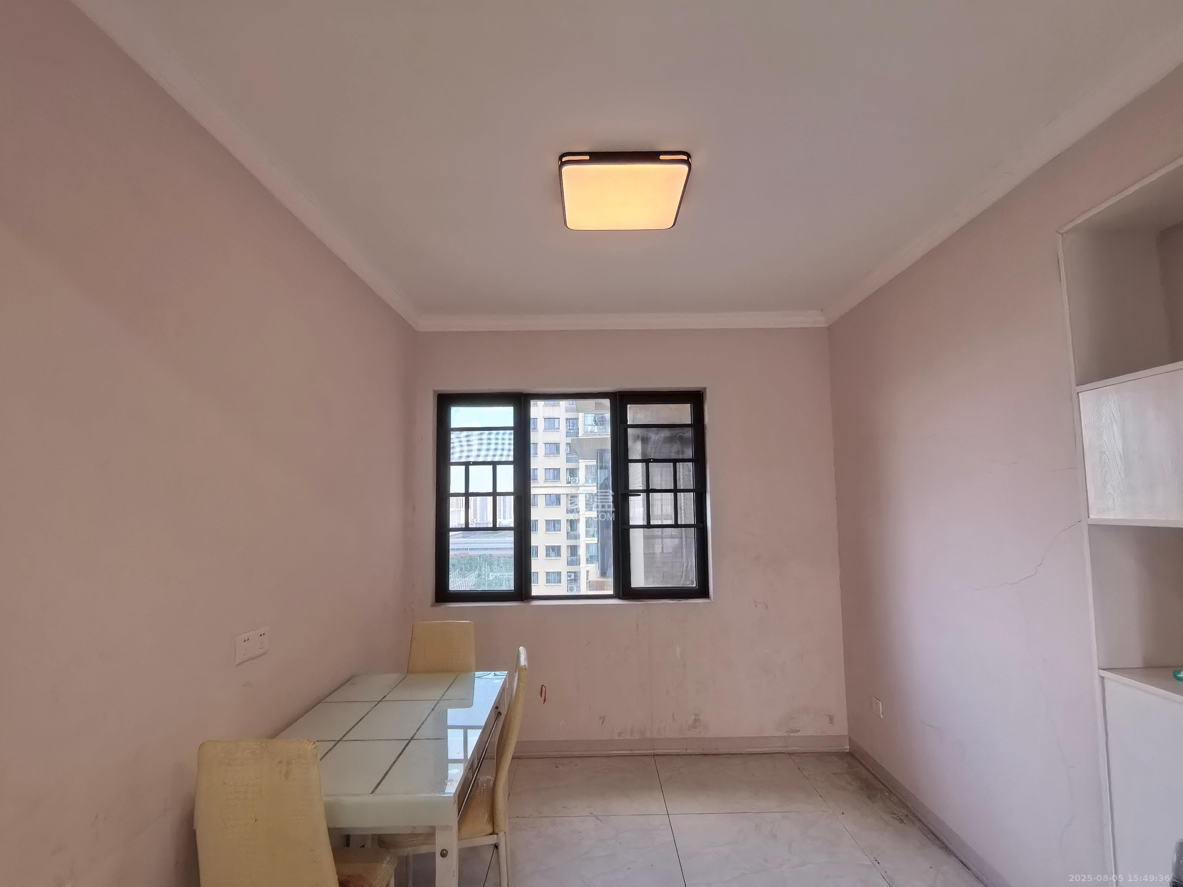 深业睿城 3室2厅2卫 2500.0元/月 深业睿城 3室2厅2卫 2500.0元/月室内图