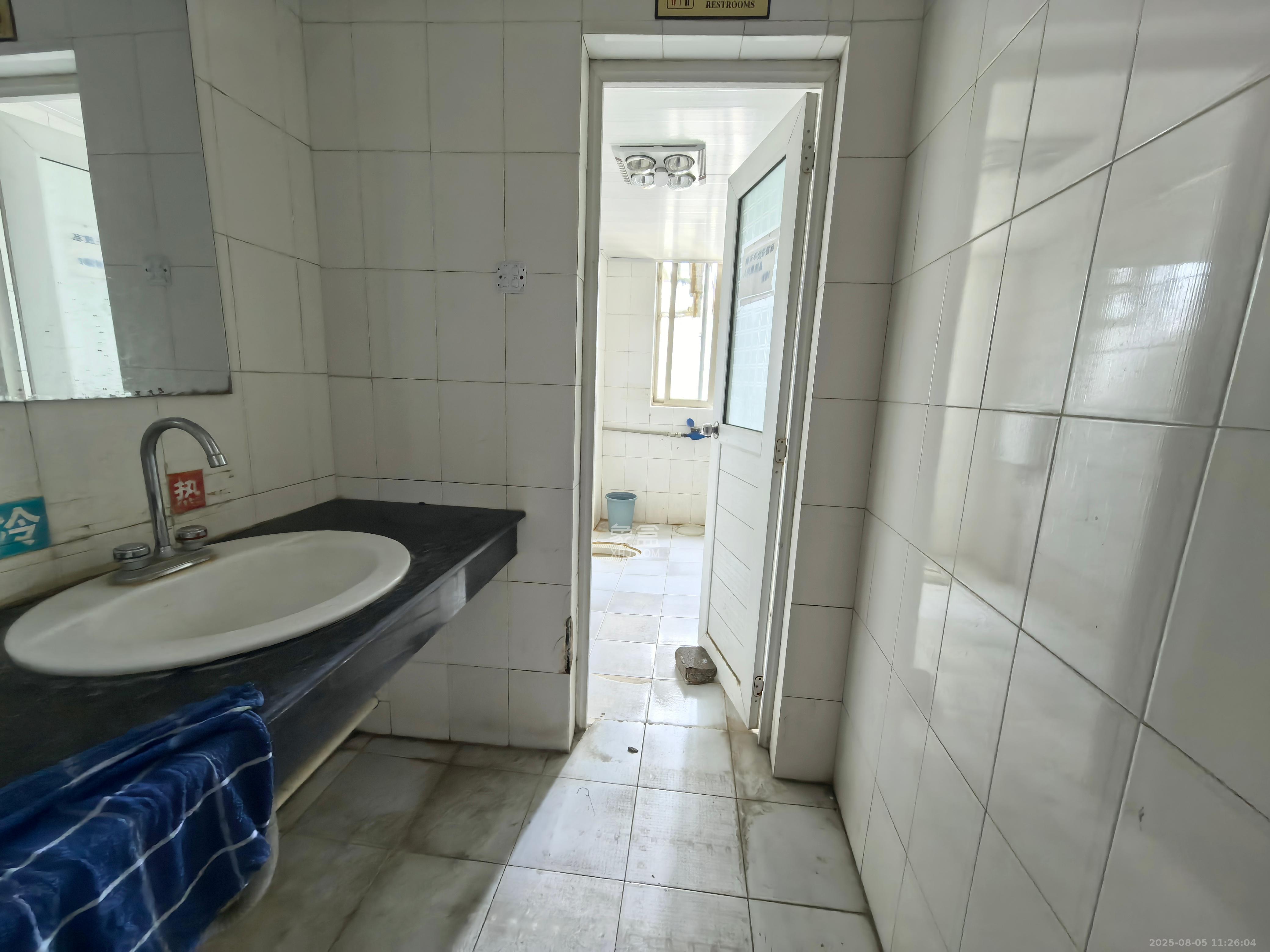 润沁园(润沁公馆) 5室2厅2卫 3000.0元/月 润沁园(润沁公馆) 5室2厅2卫 3000.0元/月室内图