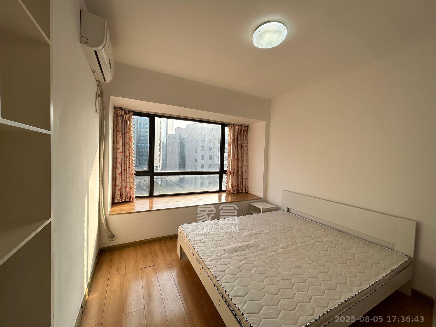 中信城市广场(中信新城一期)  2室1厅1卫    1600.0元/月 中信城市广场(中信新城一期)  2室1厅1卫    1600.0元/月