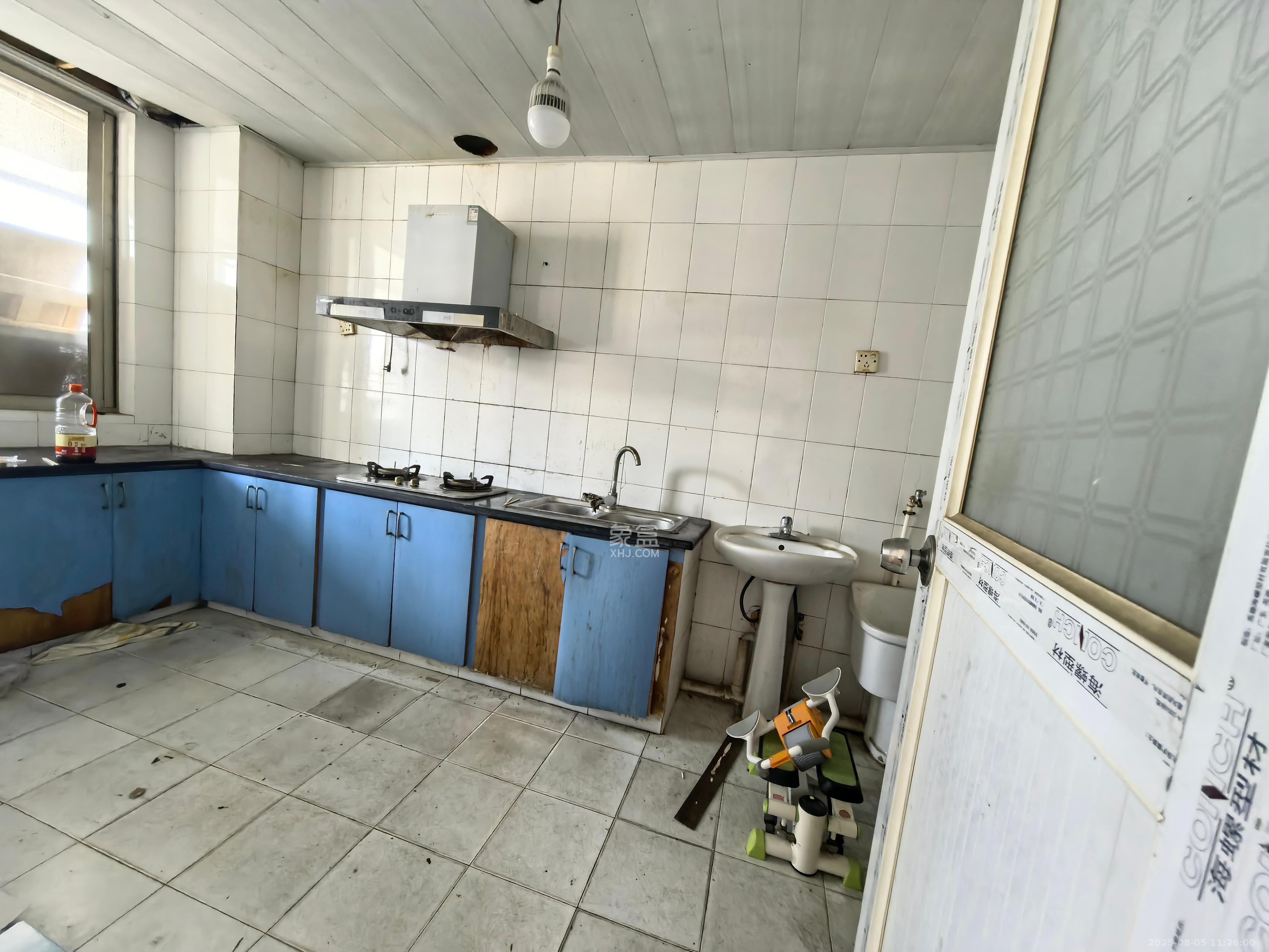 润沁园(润沁公馆) 5室2厅2卫 3000.0元/月 润沁园(润沁公馆) 5室2厅2卫 3000.0元/月室内图