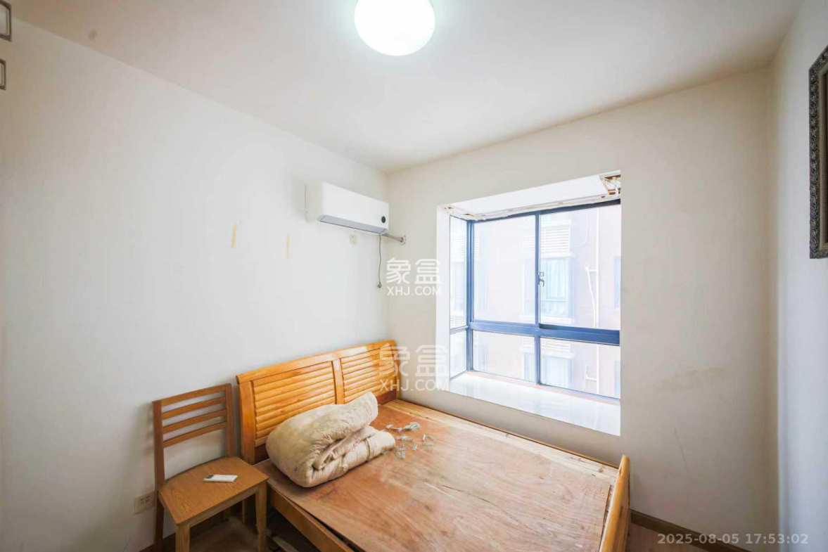 天城泰祥苑  2室2厅1卫    2000.0元/月 天城泰祥苑  2室2厅1卫    2000.0元/月室内图