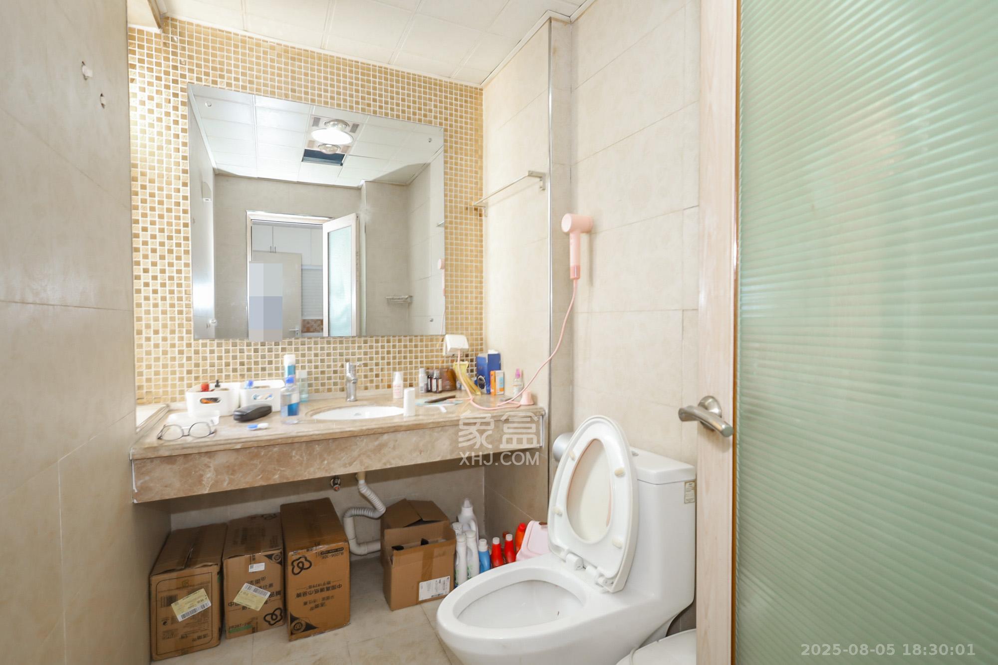 金麓国际  3室2厅1卫    138.0万卫生间