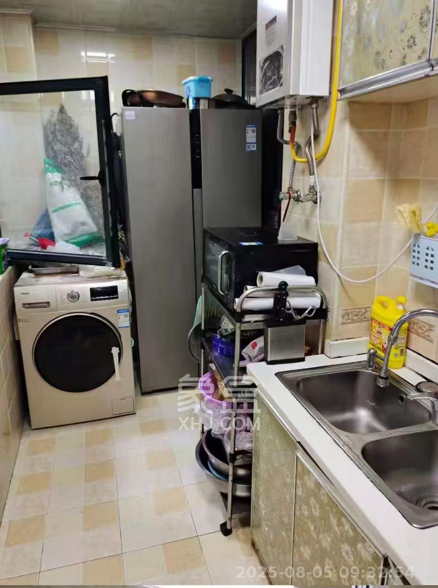 华美公寓(新猎鹰公寓)  3室2厅1卫    2000.0元/月 华美公寓(新猎鹰公寓)  3室2厅1卫    2000.0元/月室内图