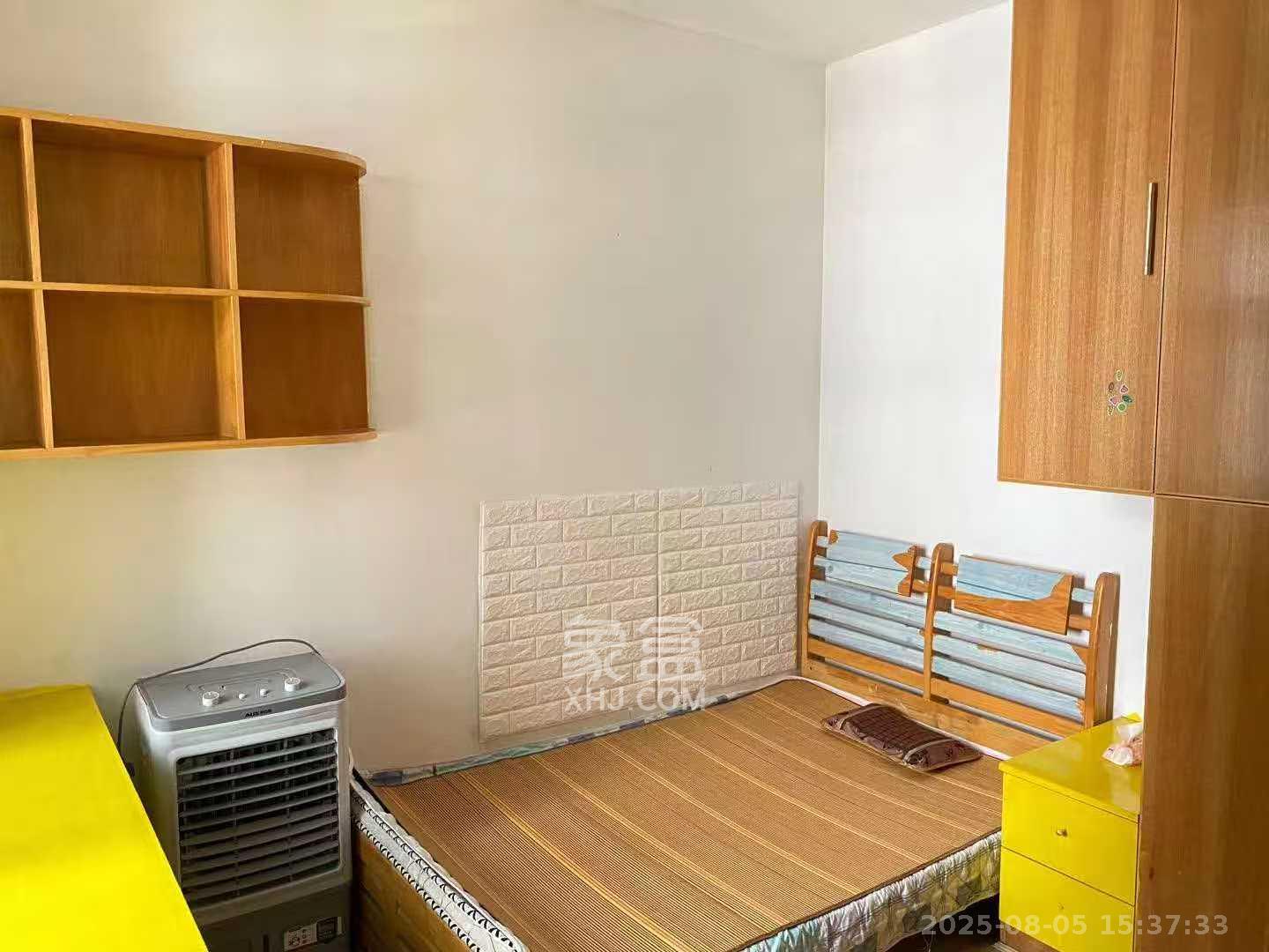 活力康城  1室2厅1卫   2200.00元/月室内图