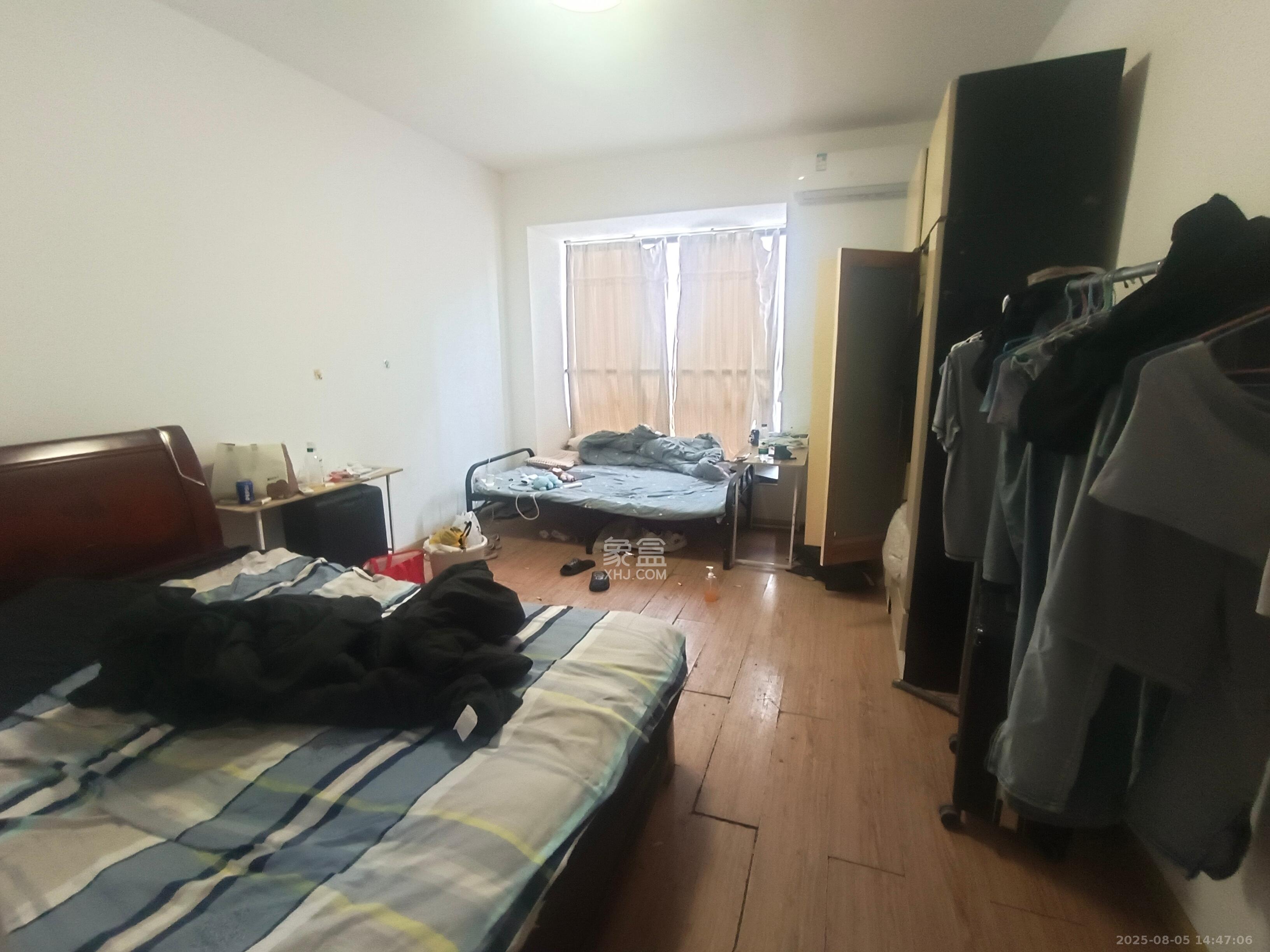 长大彩虹都  4室2厅2卫   2700.00元/月室内图