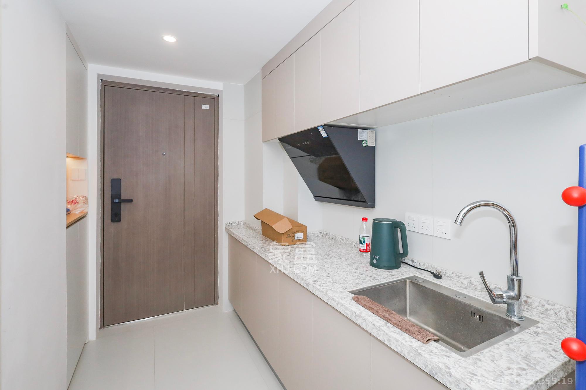 卓越中寰 2室1厅1卫 50.0万 卓越中寰 2室1厅1卫 50.0万厨房