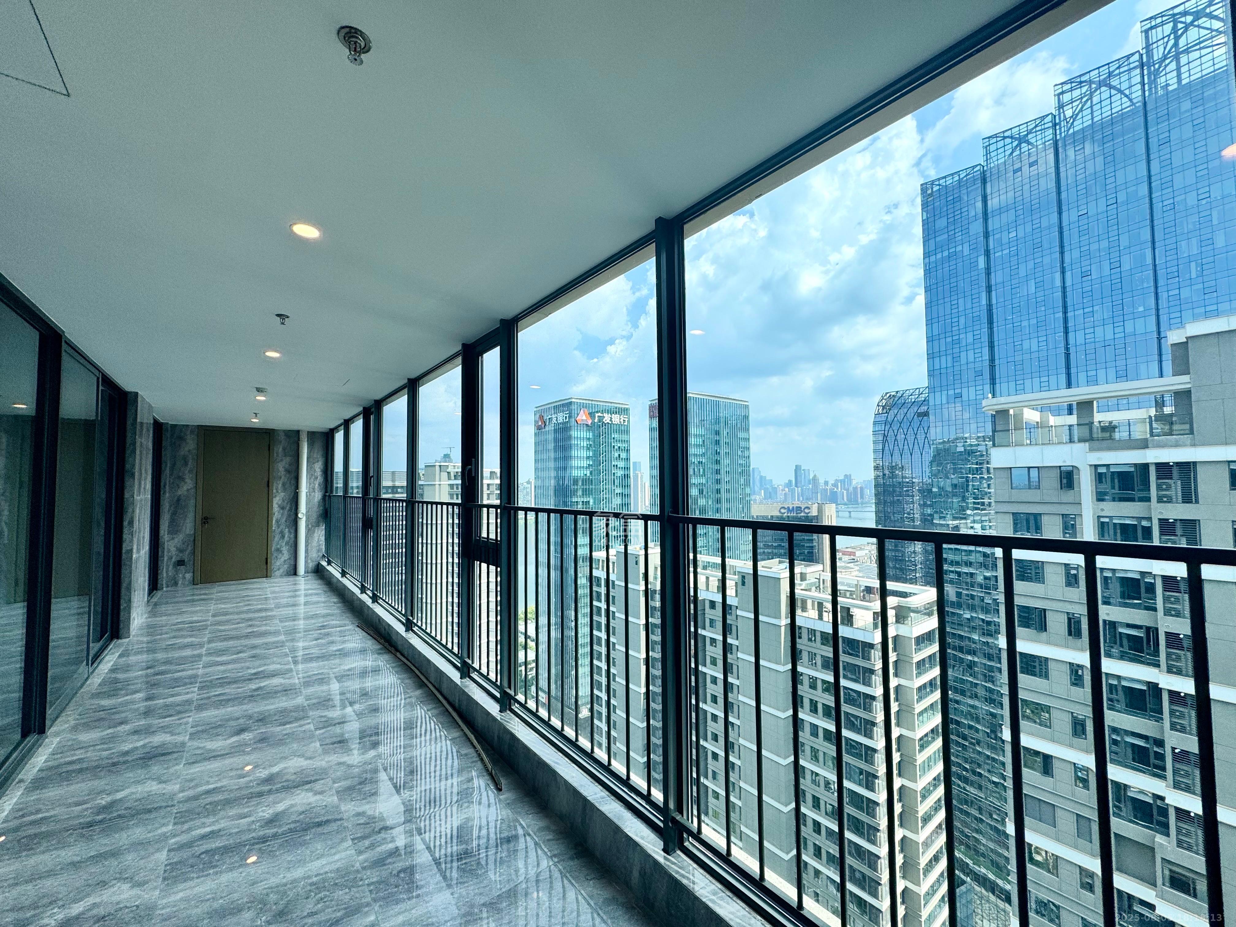 旭辉铂悦湘江  4室2厅4卫    20500.0元/月 旭辉铂悦湘江  4室2厅4卫    20500.0元/月室内图