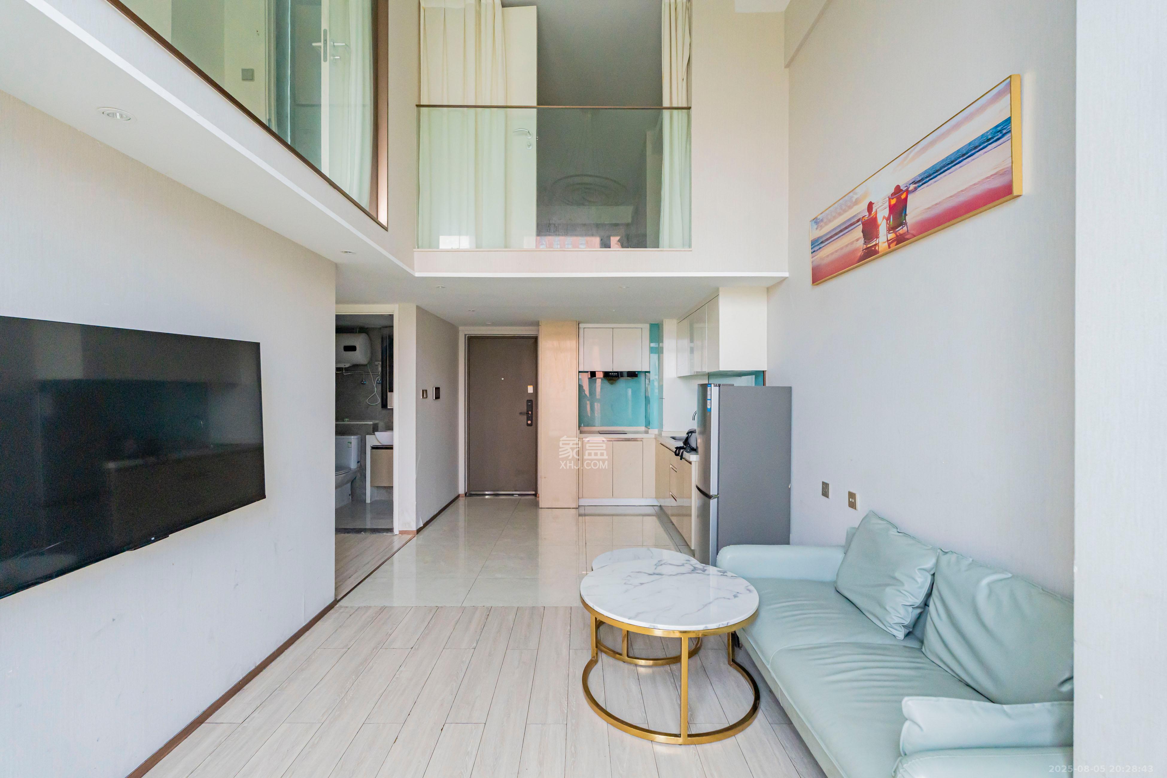 华远华时代 3室2厅2卫 75.0万 华远华时代 3室2厅2卫 75.0万客厅