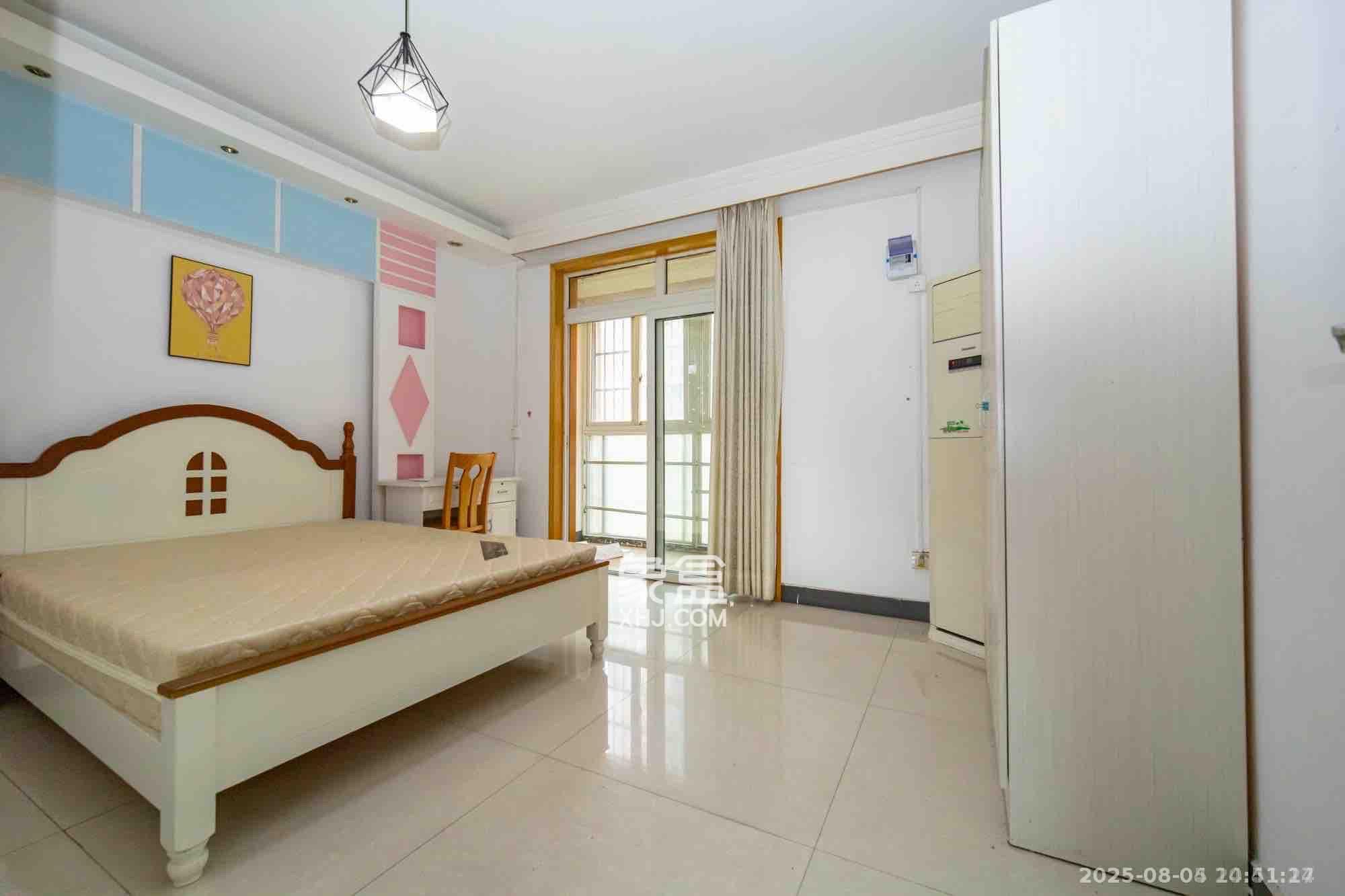 香槟小镇(香槟花苑) 3室2厅1卫 2800.0元/月 香槟小镇(香槟花苑) 3室2厅1卫 2800.0元/月室内图