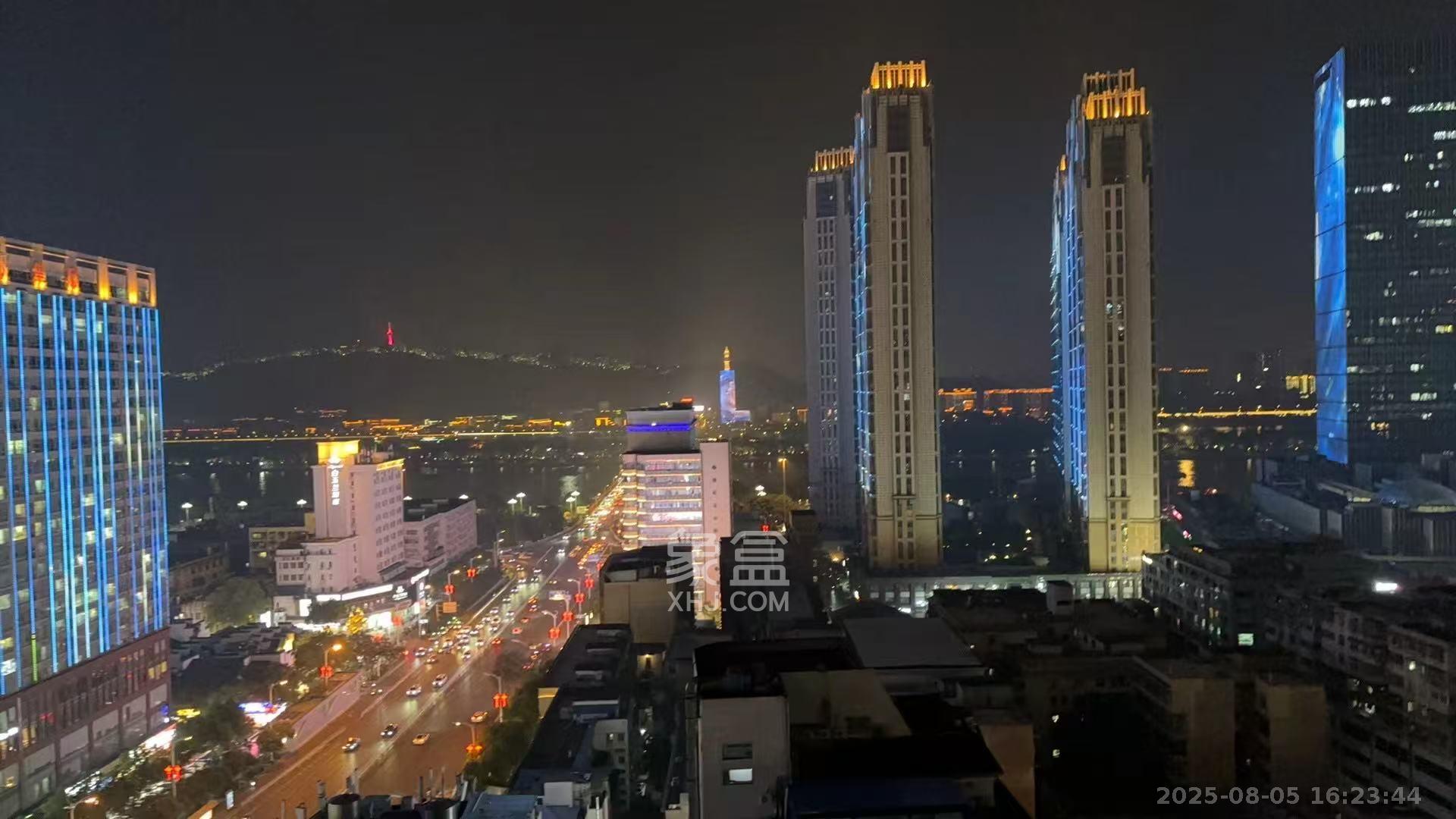 五一大道202(中环壹世界) 3室2厅1卫 3360.0元/月 五一大道202(中环壹世界) 3室2厅1卫 3360.0元/月室内图