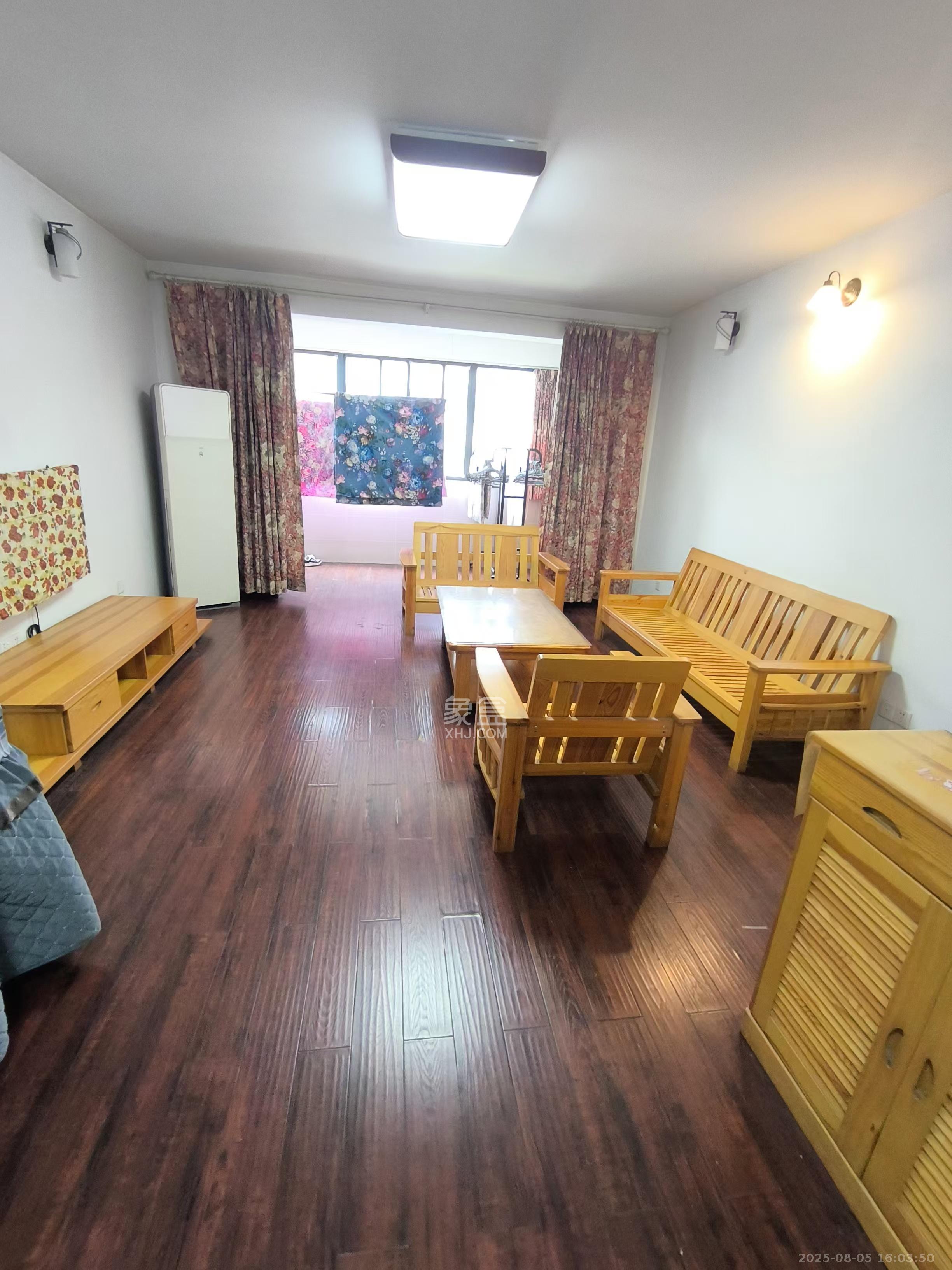 兴泰公寓  4室2厅2卫    2800.0元/月 兴泰公寓  4室2厅2卫    2800.0元/月室内图