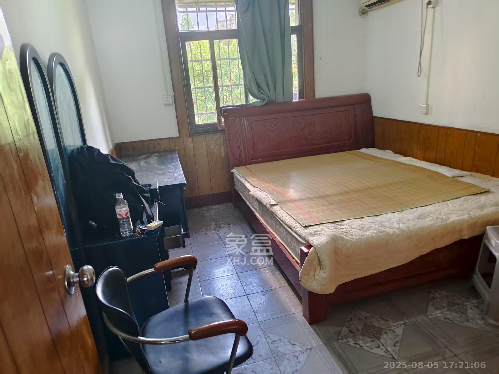 牛奶公司宿舍（和达公寓）  2室1厅1卫    1300.0元/月室内图