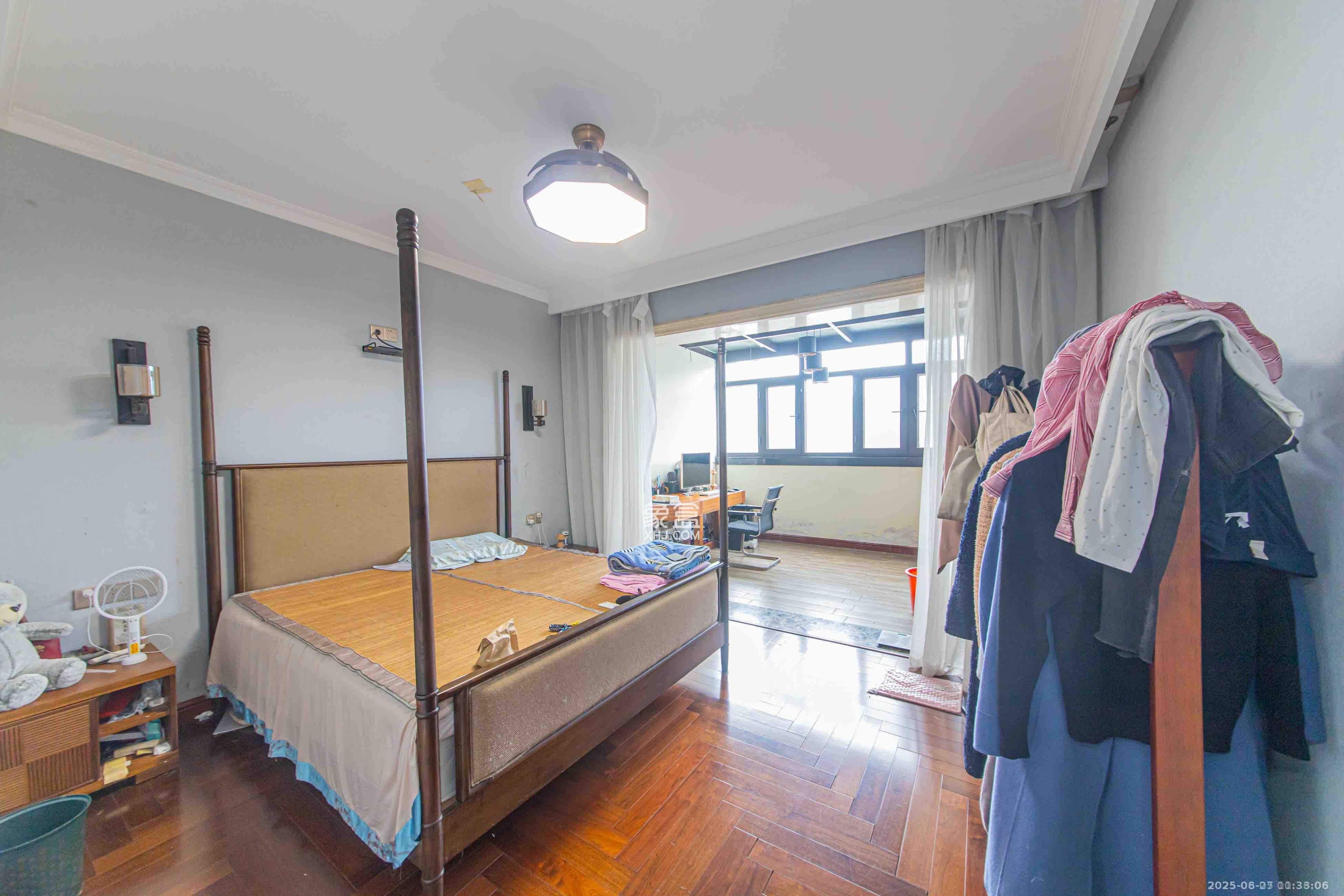 北辰中央公园A区  3室2厅2卫   3800.00元/月室内图