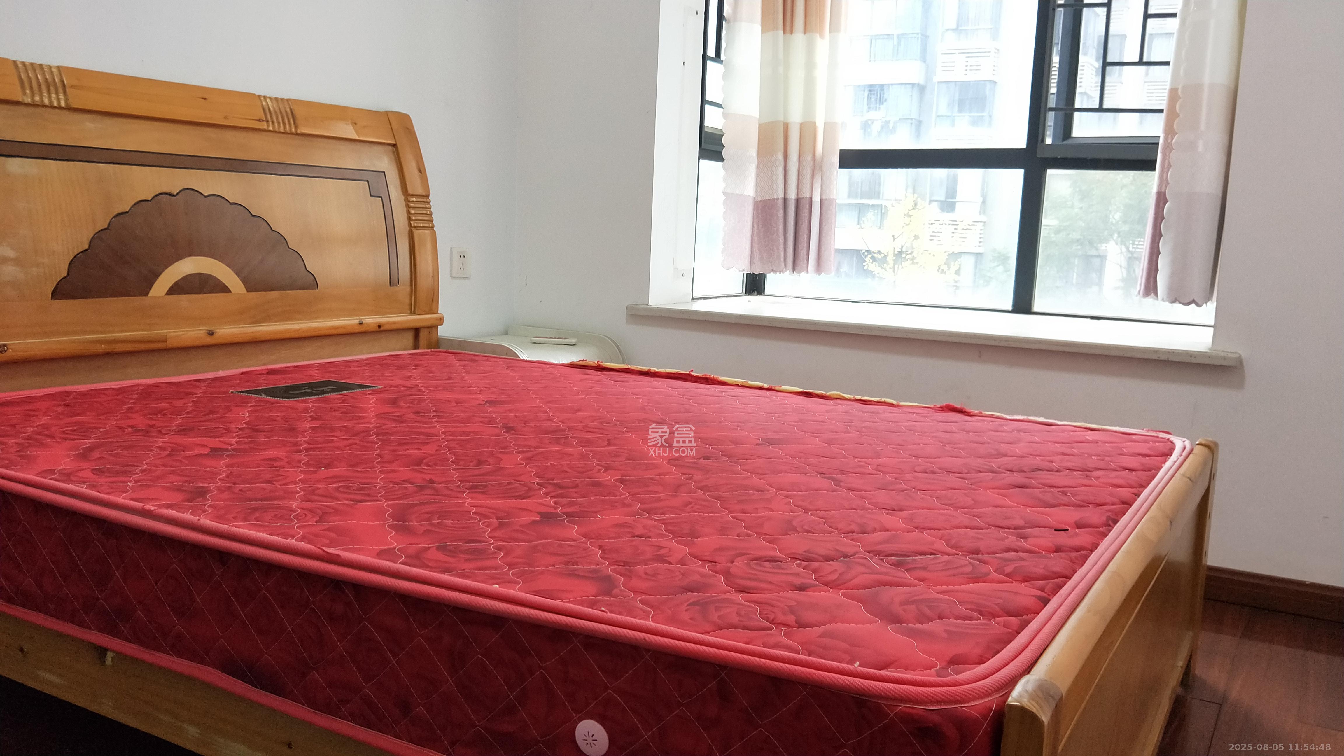 莱茵城  3室2厅2卫   2100.00元/月室内图